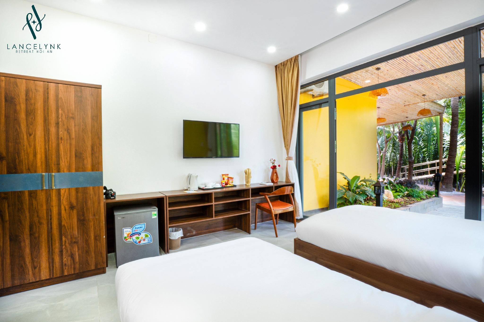 Palace Deluxe Twin Room