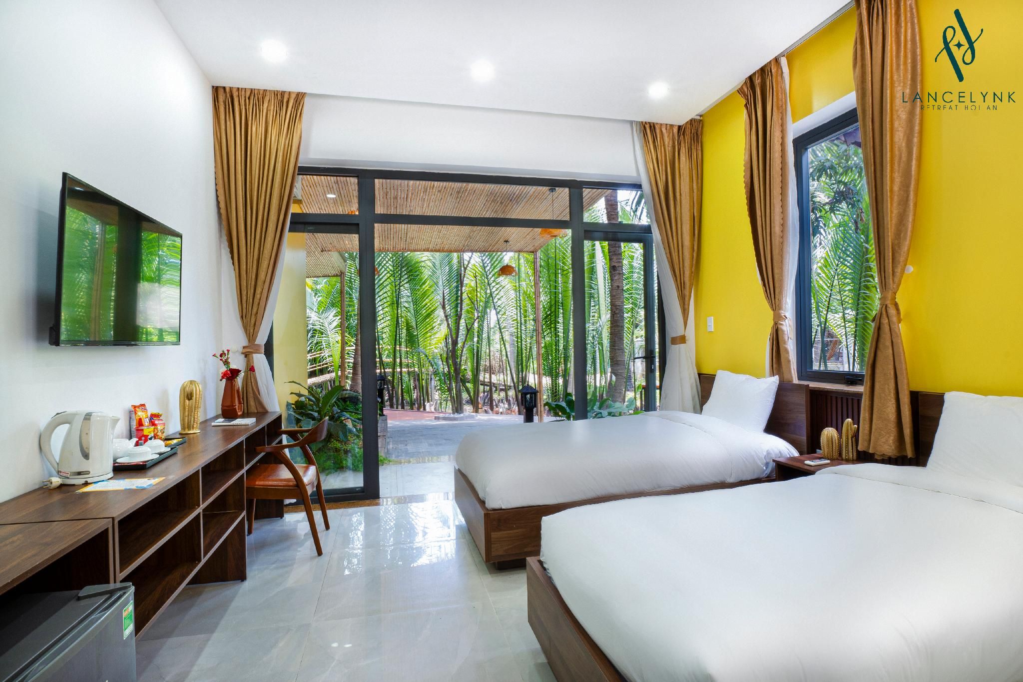 Palace Deluxe Twin Room