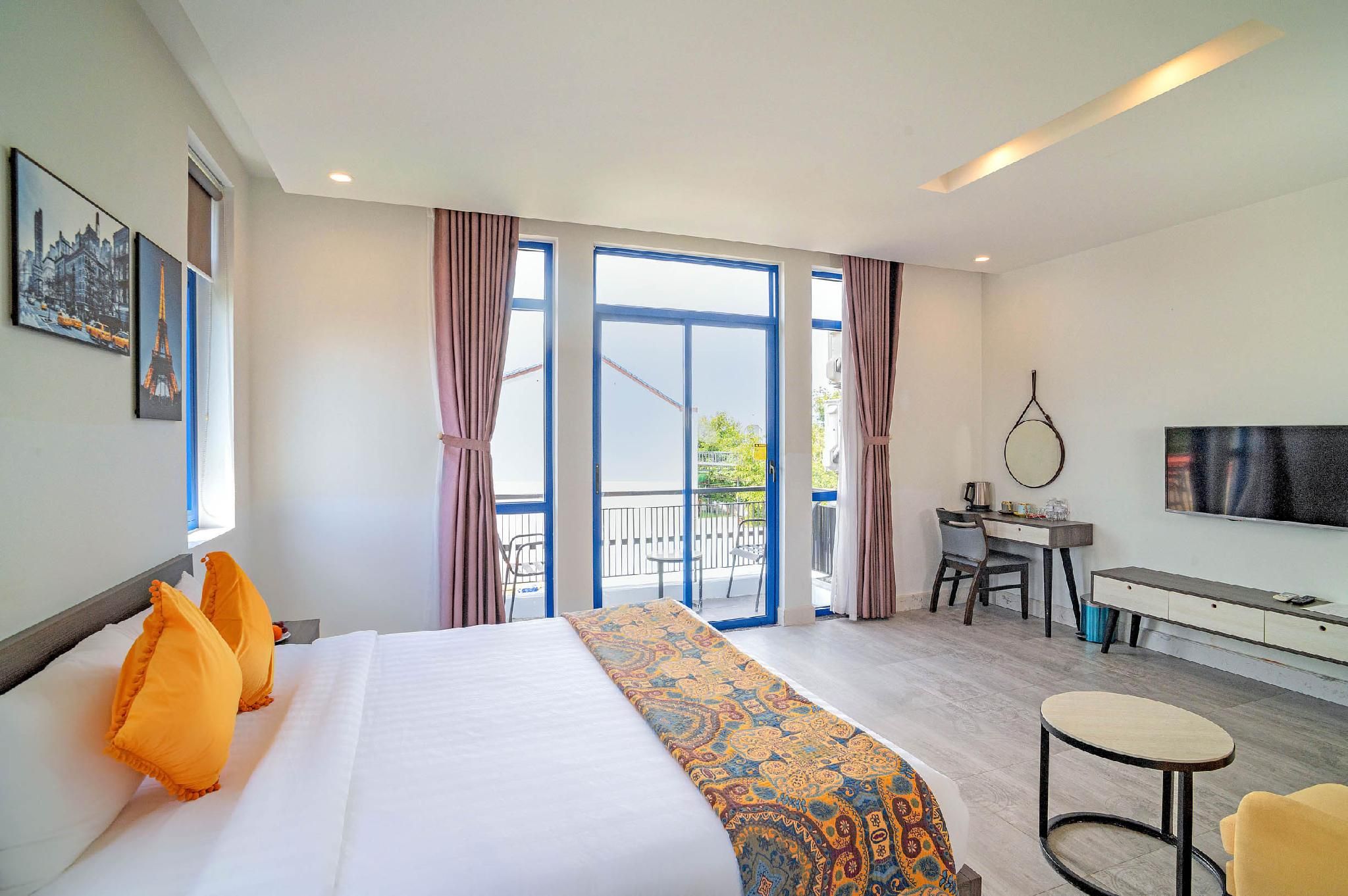 Delux Double Room with Balcony