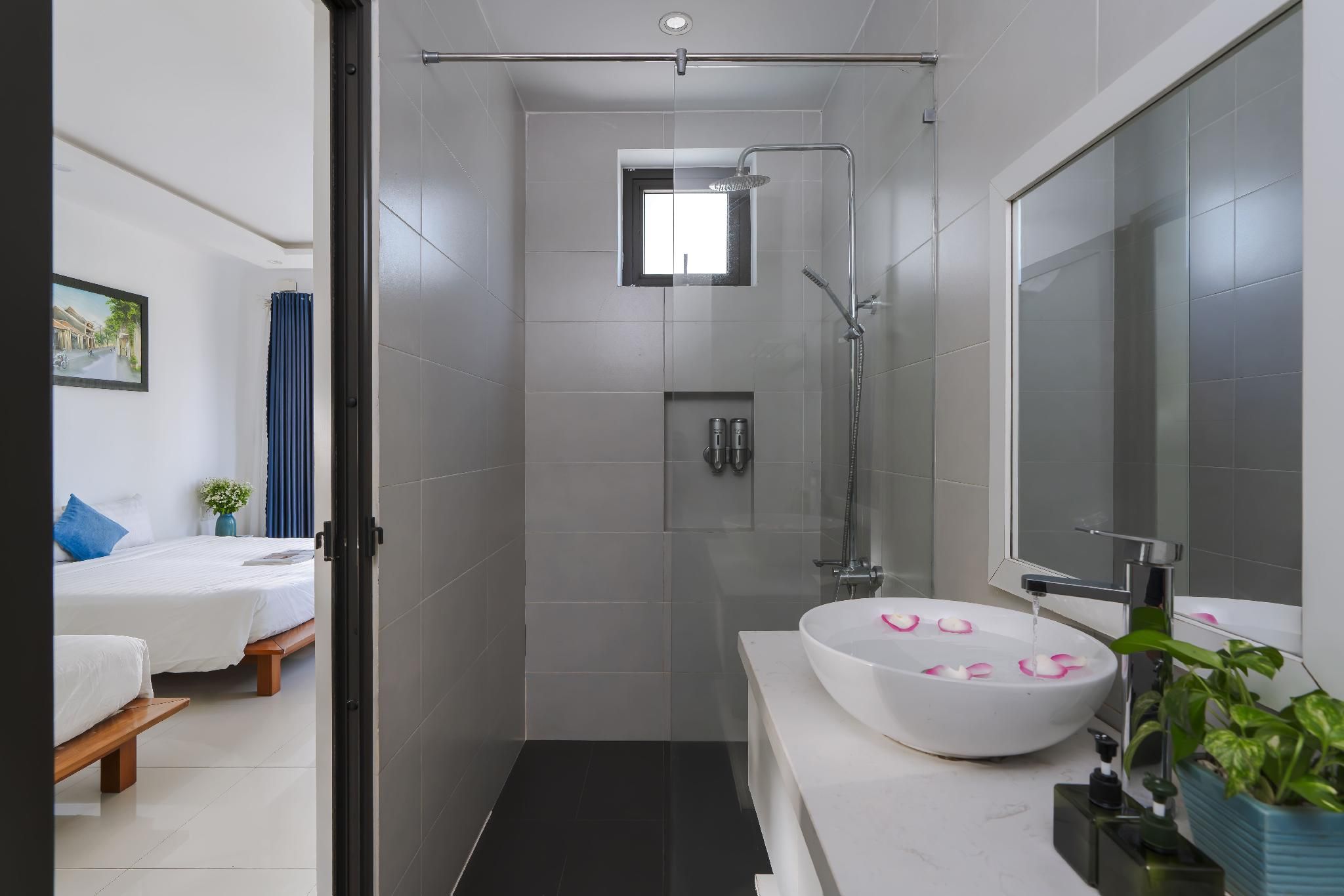 Sunora Villa Hoi An Family Room Pool Side 3