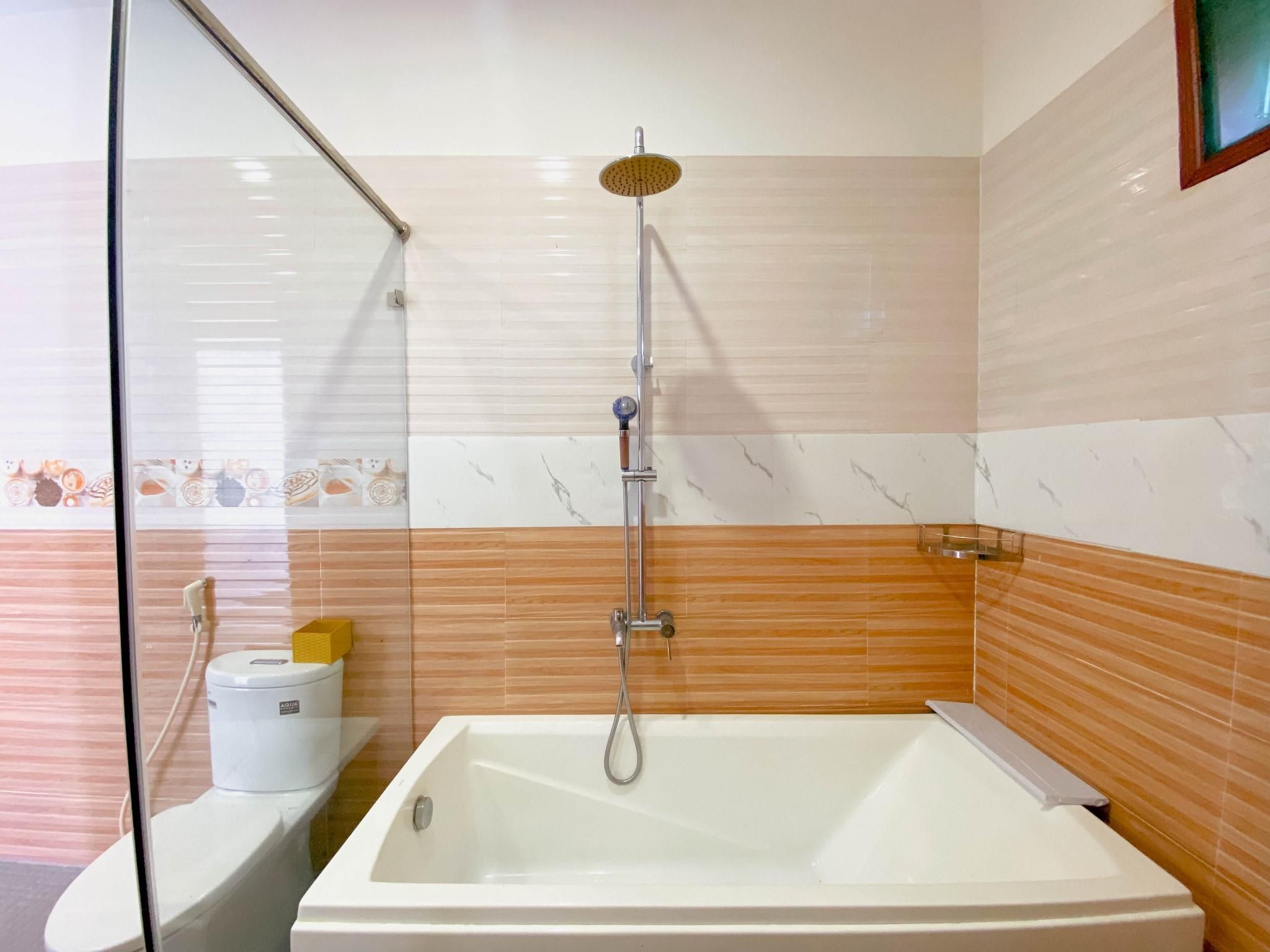 Nha Bong Villa Quadraple Room 3