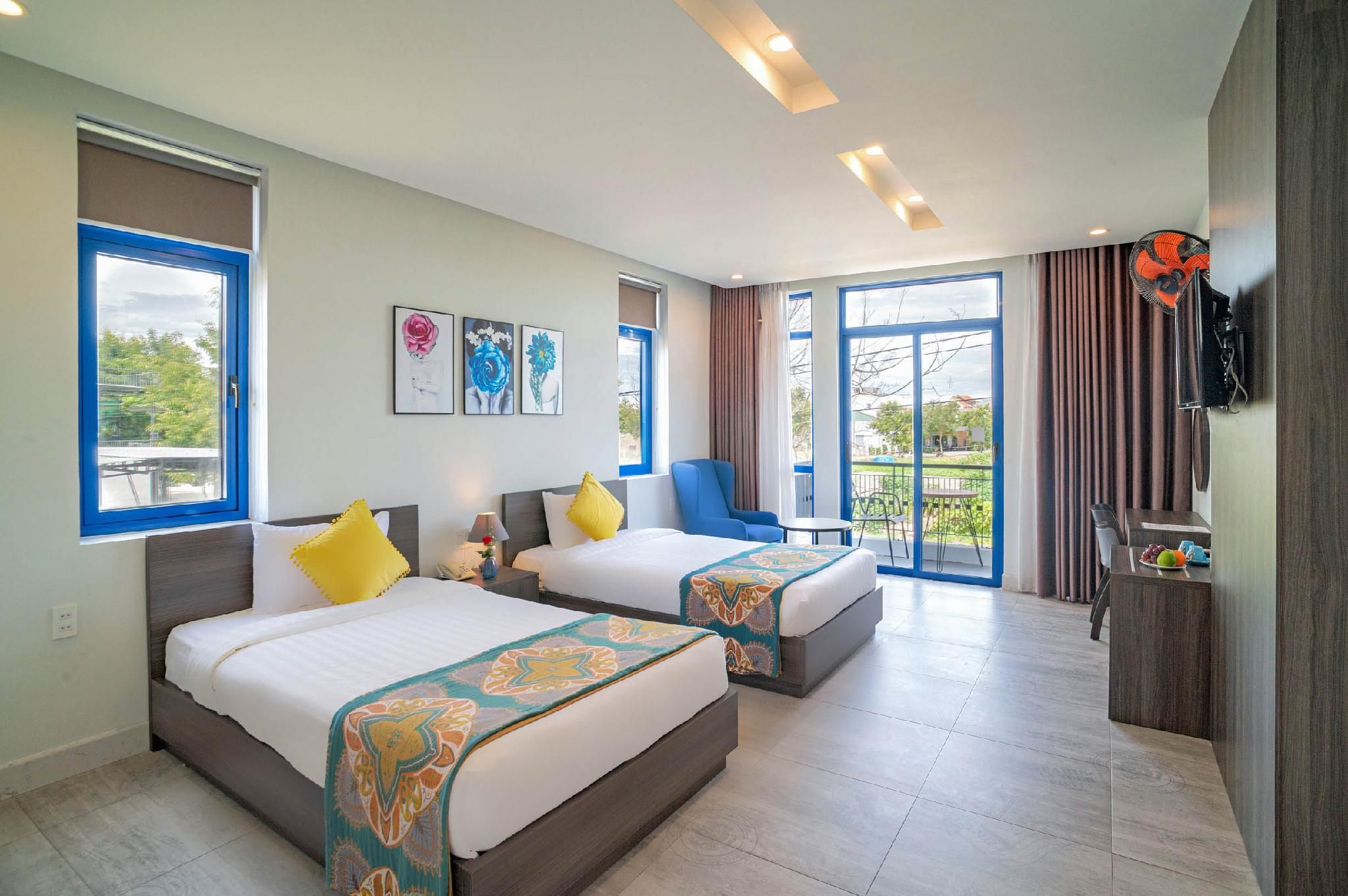 VIVIAN BLUE HOI AN POOL VILLAS Deluxe - 2 Beds with Balcony 2