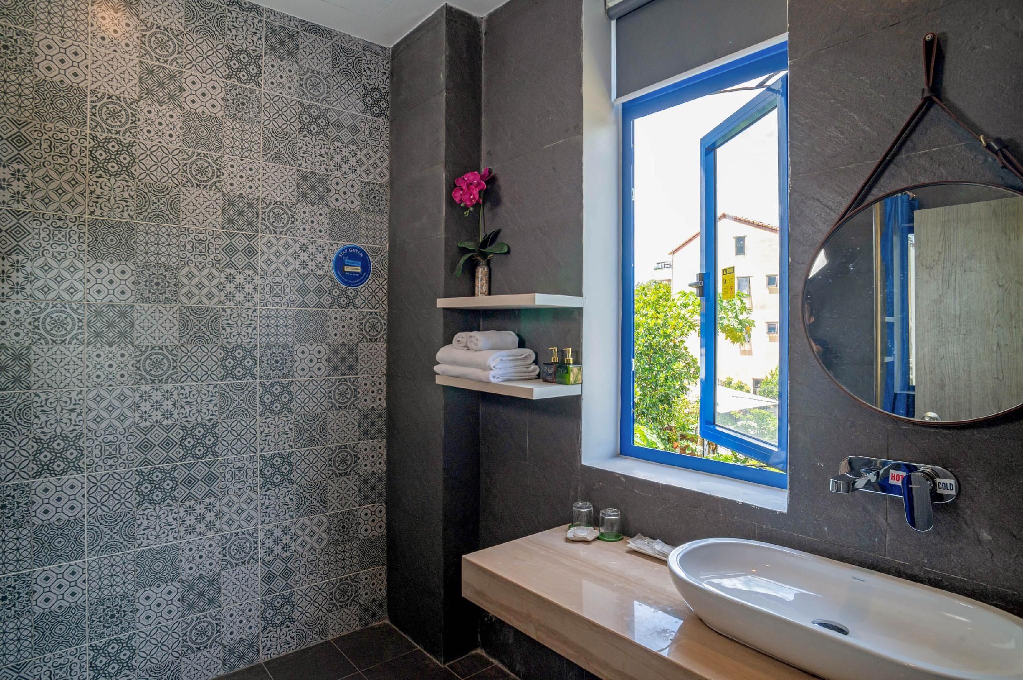 VIVIAN BLUE HOI AN POOL VILLAS Deluxe - 2 Beds with Balcony 3