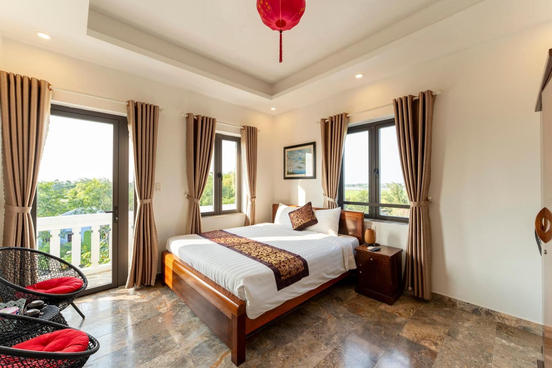 Queen Room with Balcony