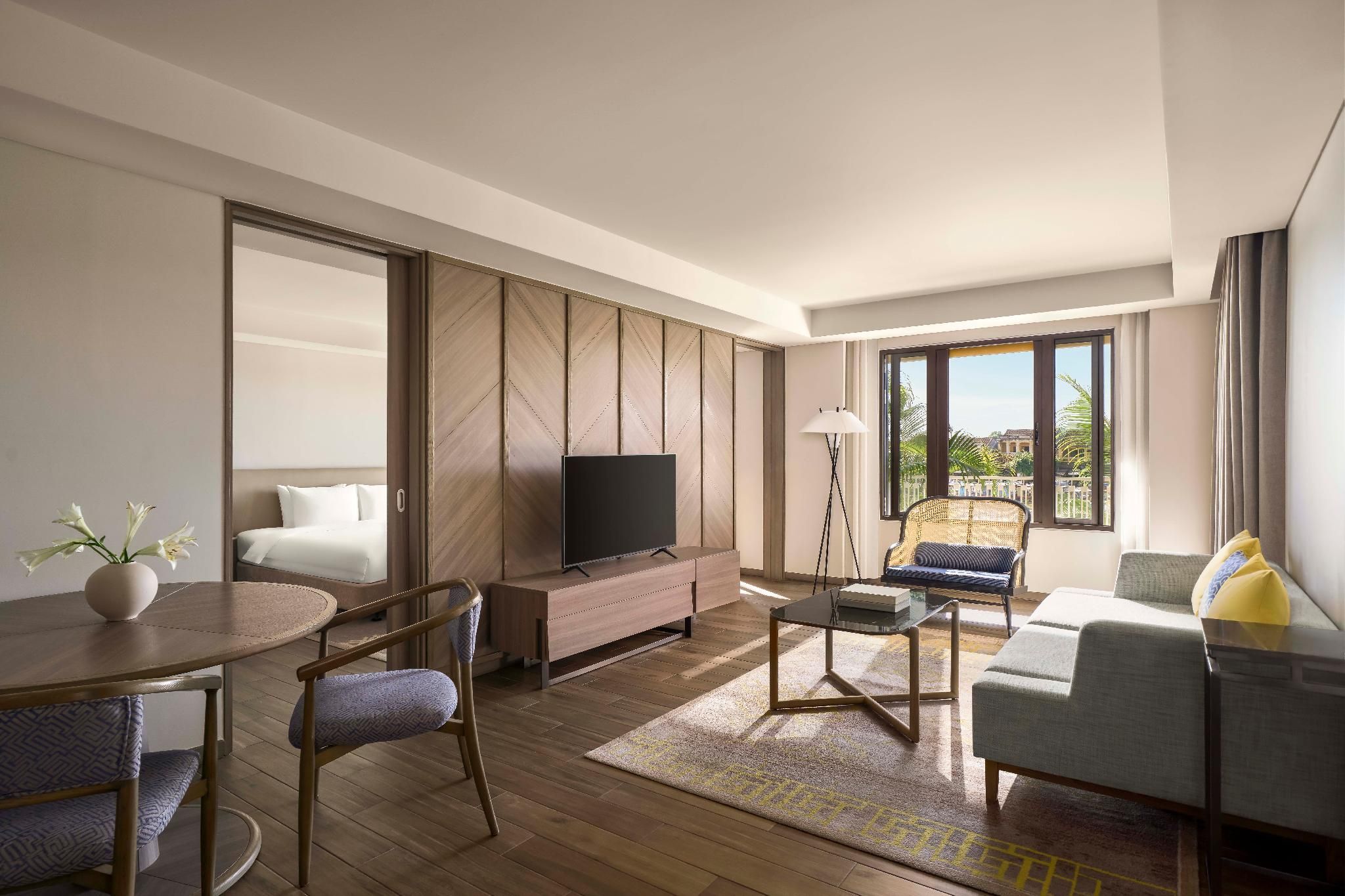1 King Suite River View