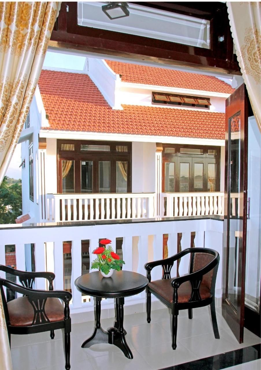 Queen Room with Balcony
