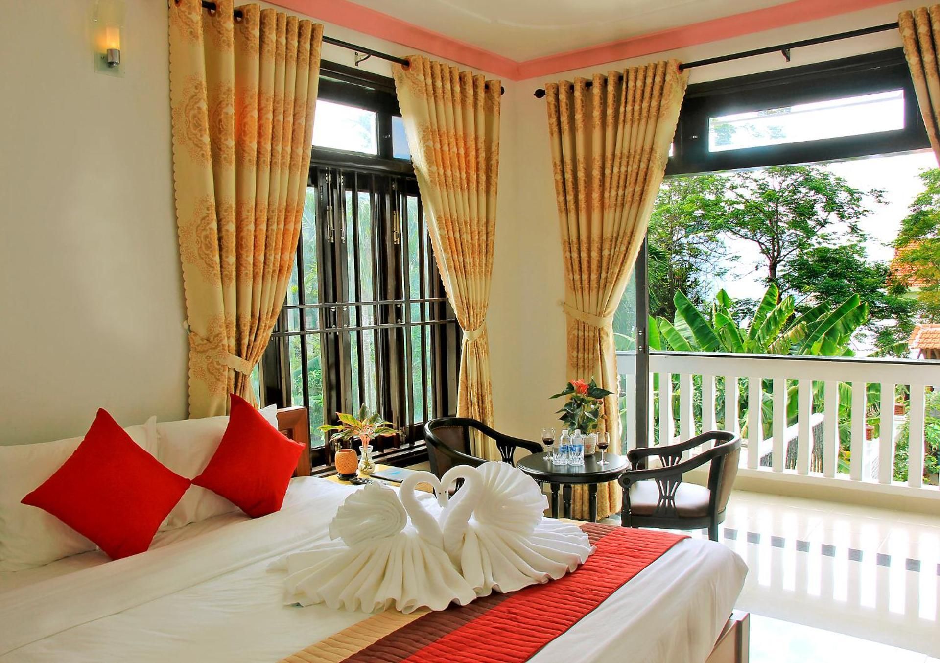 Queen Room with Balcony