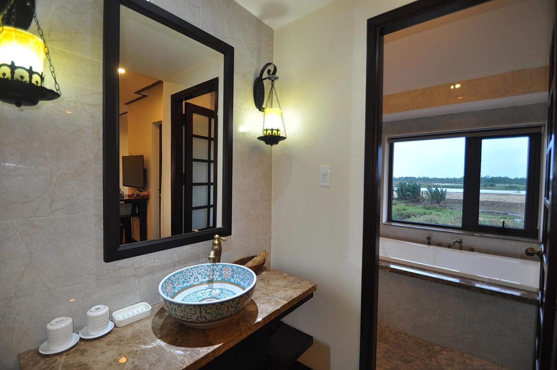 Suite River View Room