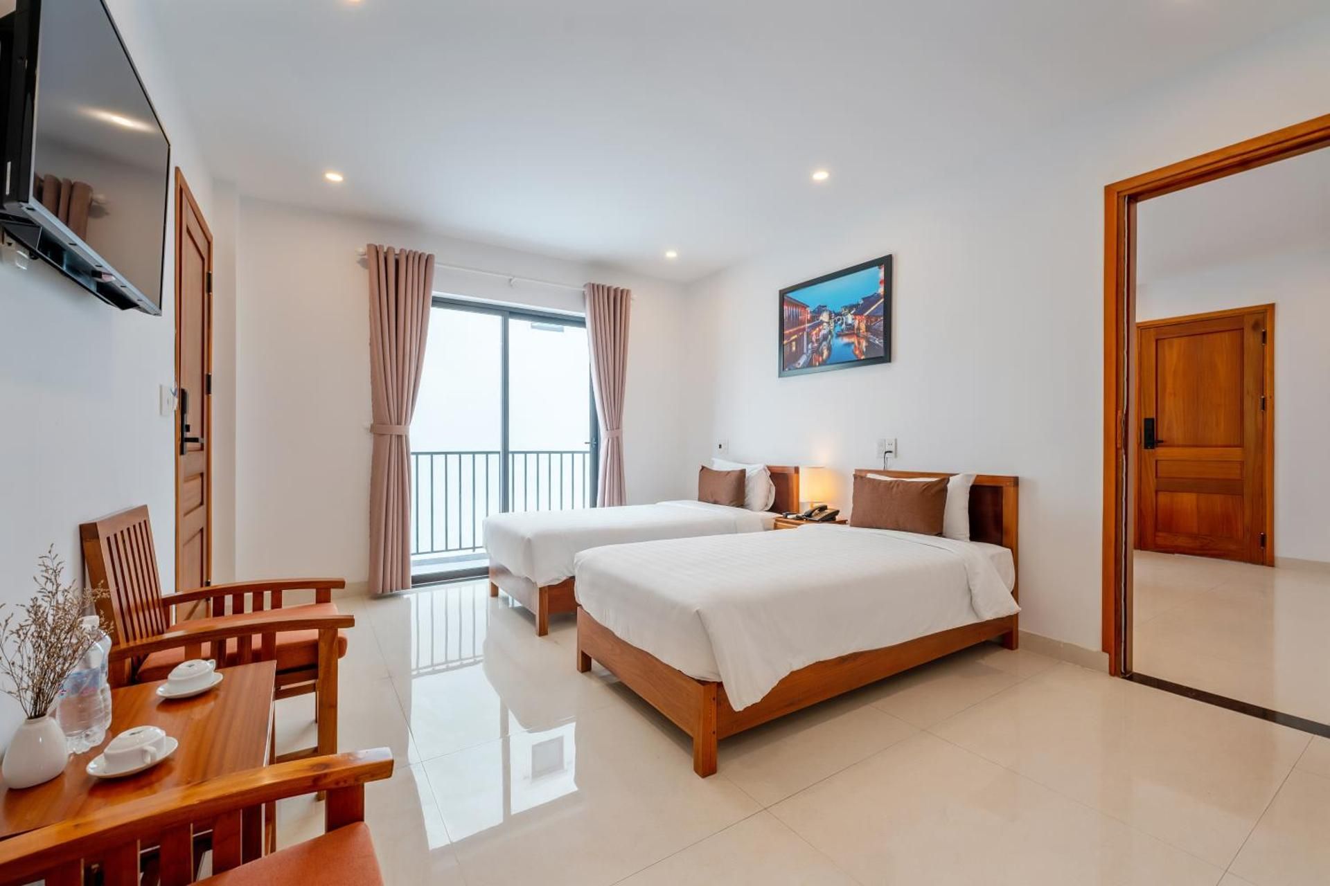 Deluxe Double or Twin Room with Window