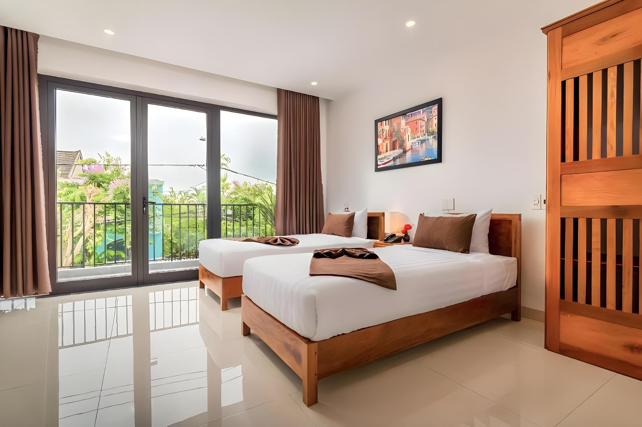 Deluxe Double or Twin Room with Window