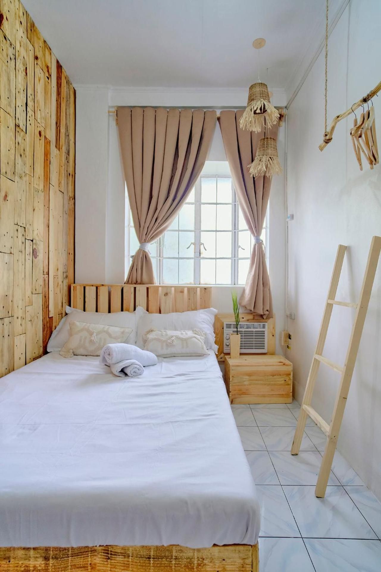 Twin Room with Shared Bathroom