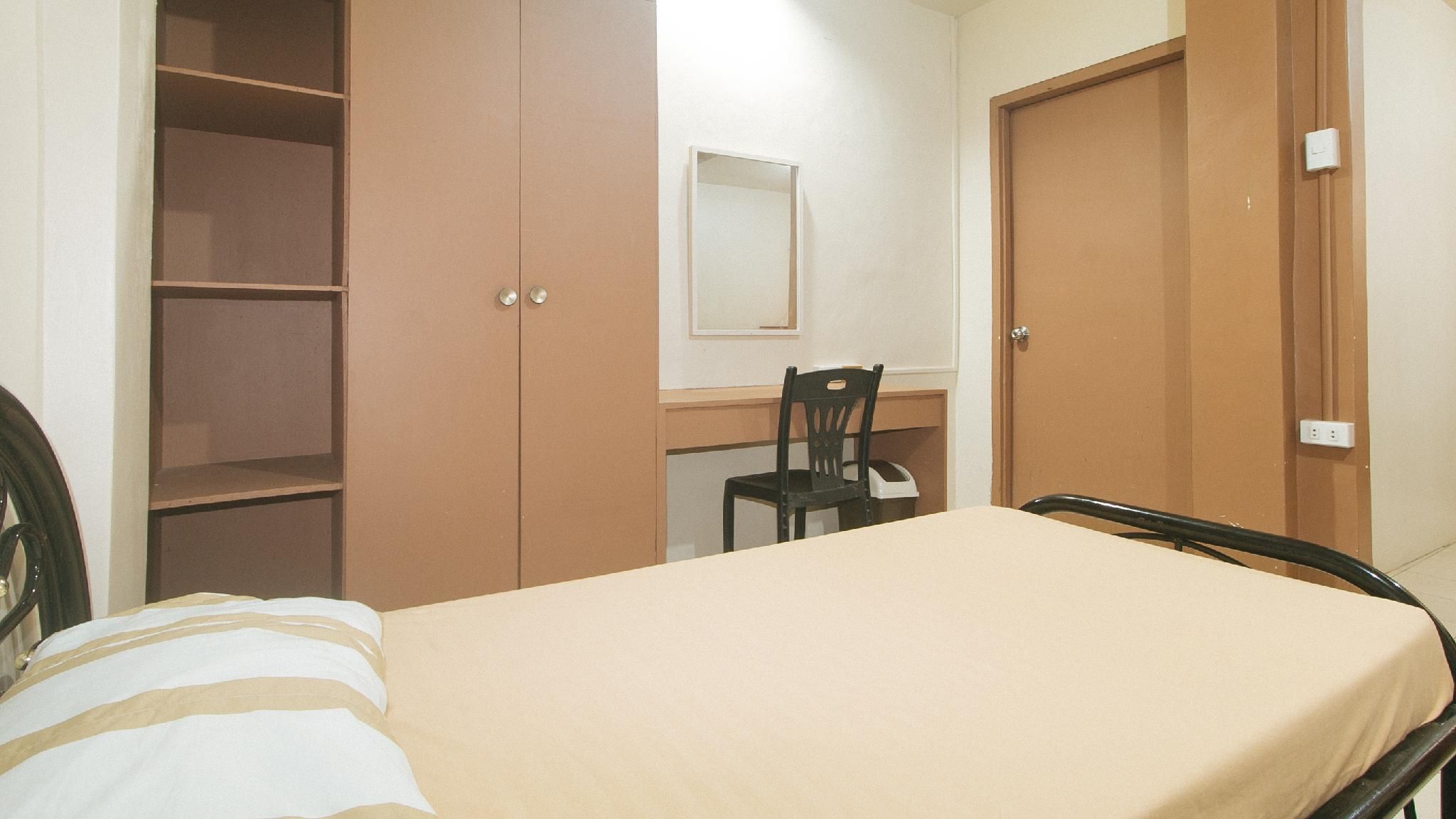 Dormitory Room - Mixed