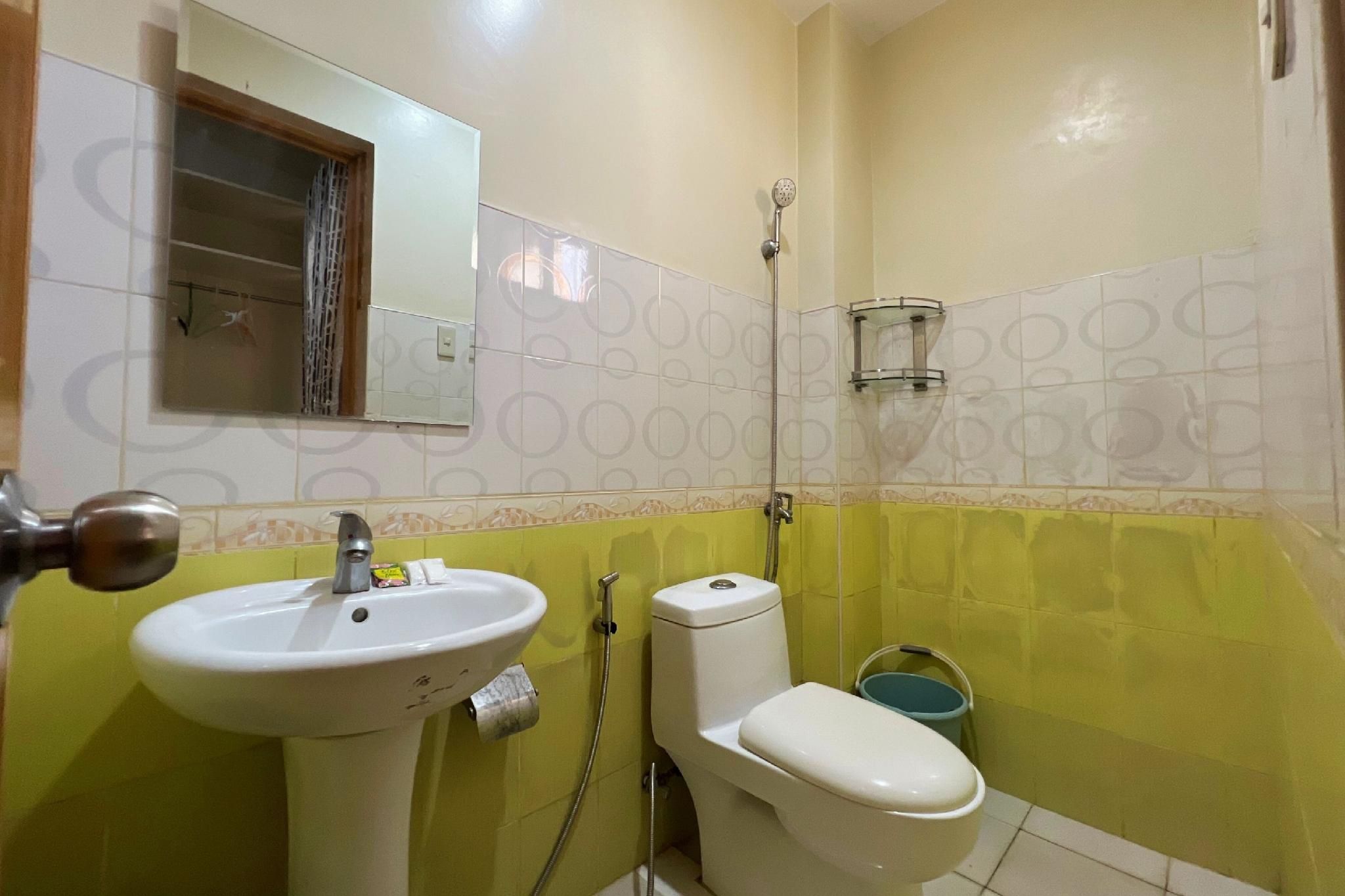 Sta Rosa Inn Iloilo powered by Cocotel Standard Room