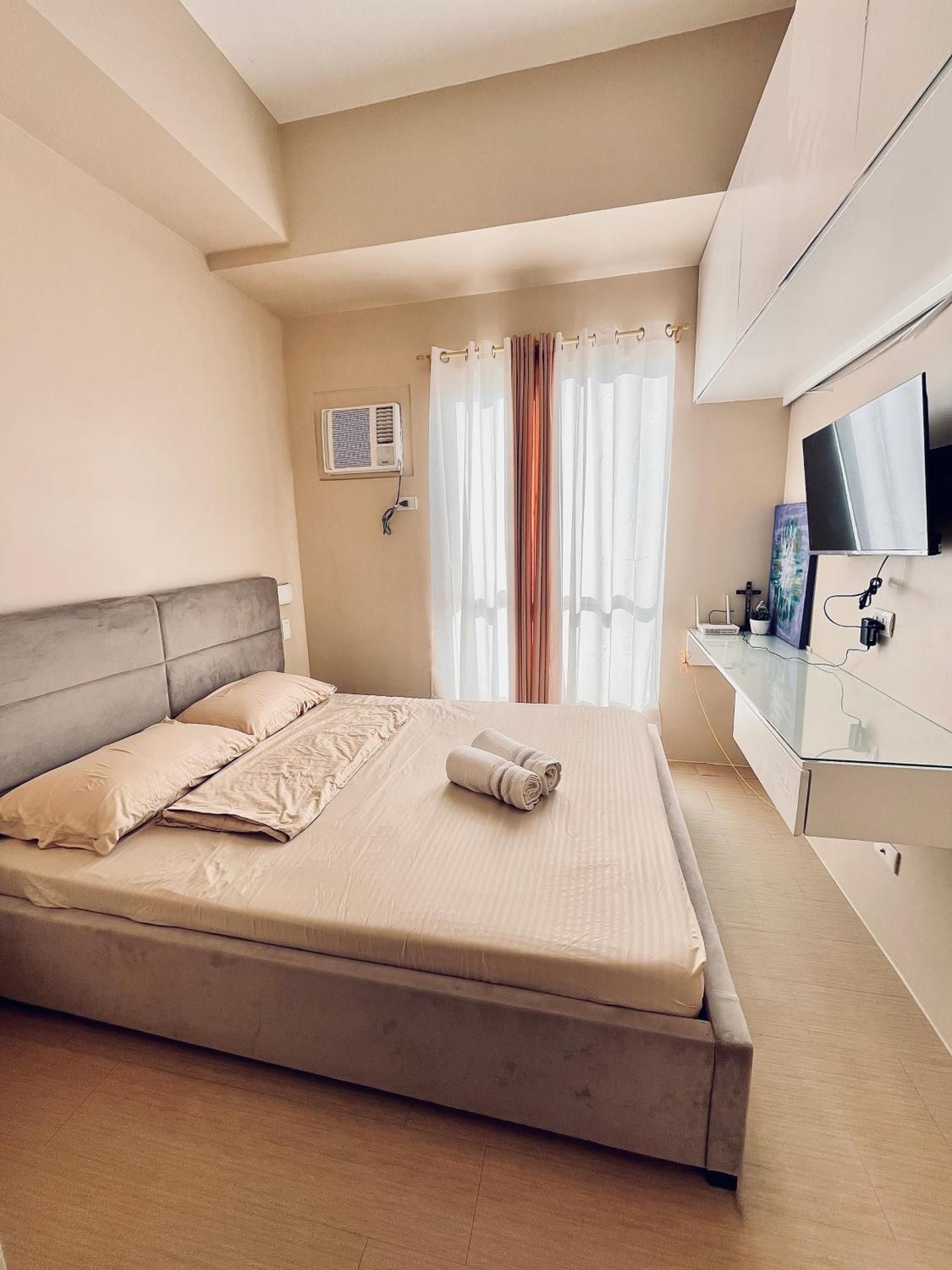 Deluxe Queen Studio 