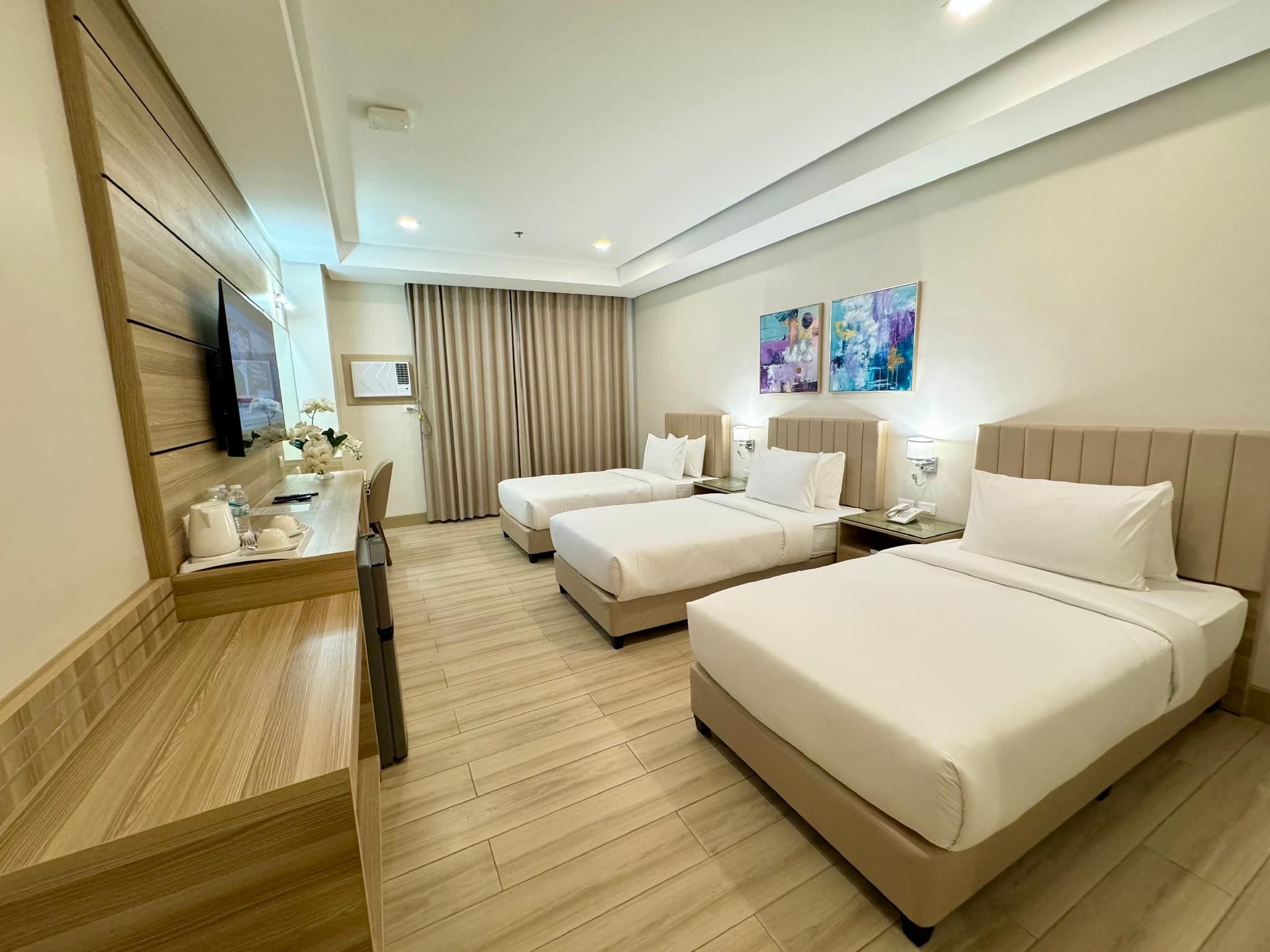 Sam's 21 Hotel Standard Triple