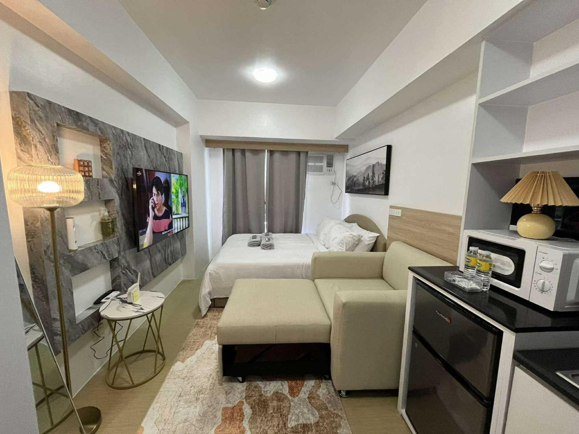 Studio Apartment with Queen Bed