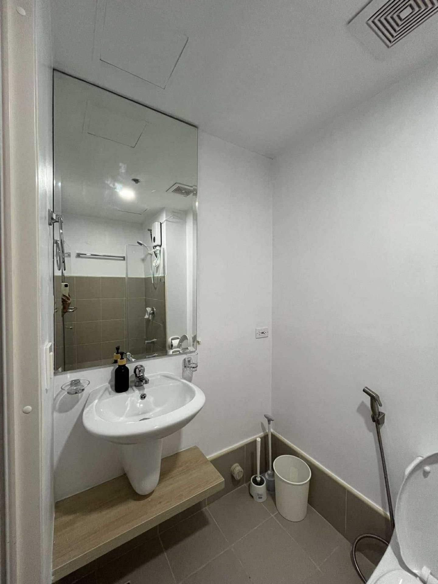 Studio Apartment with Queen Bed