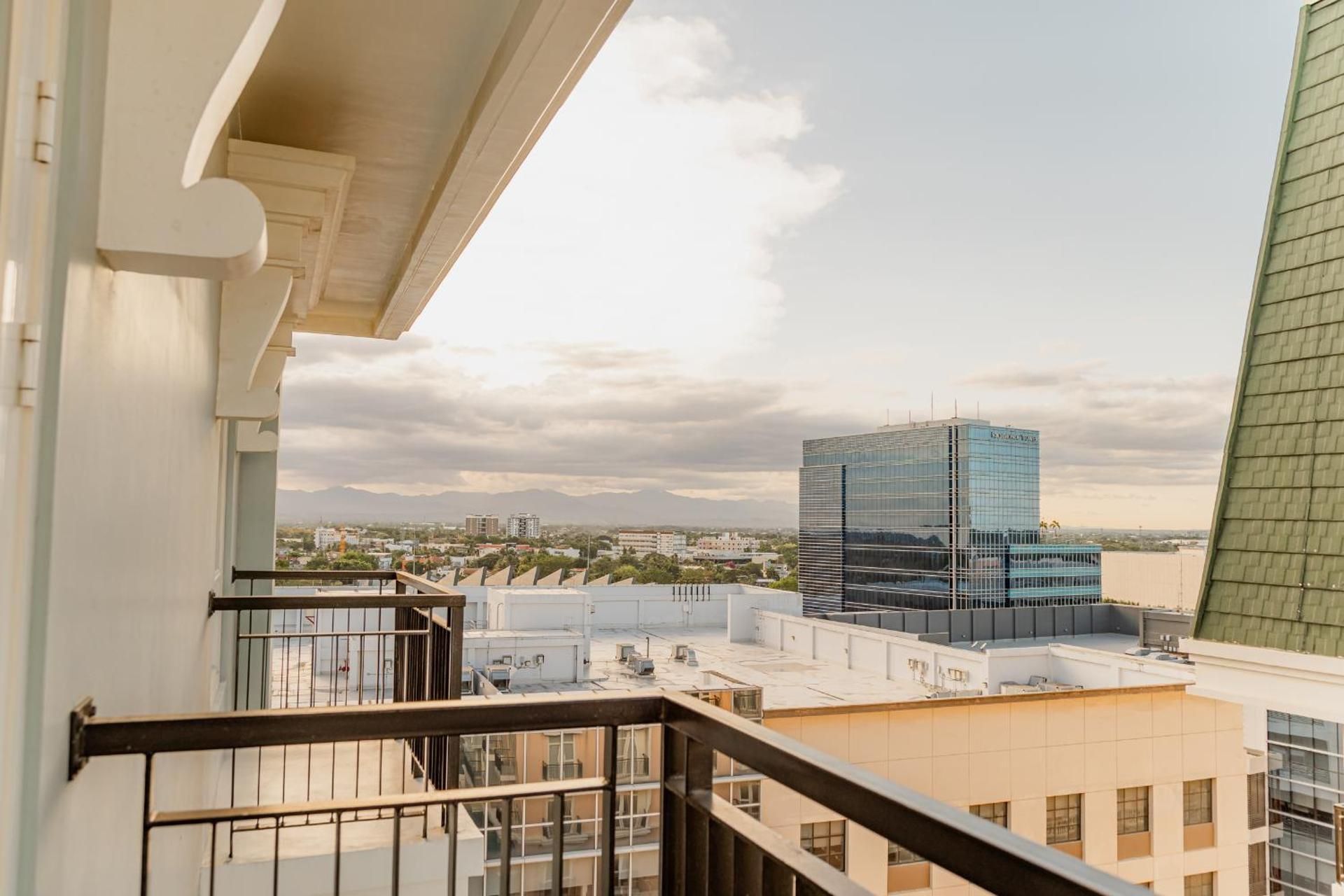 Two-Bedroom Deluxe Apartment with Balcony