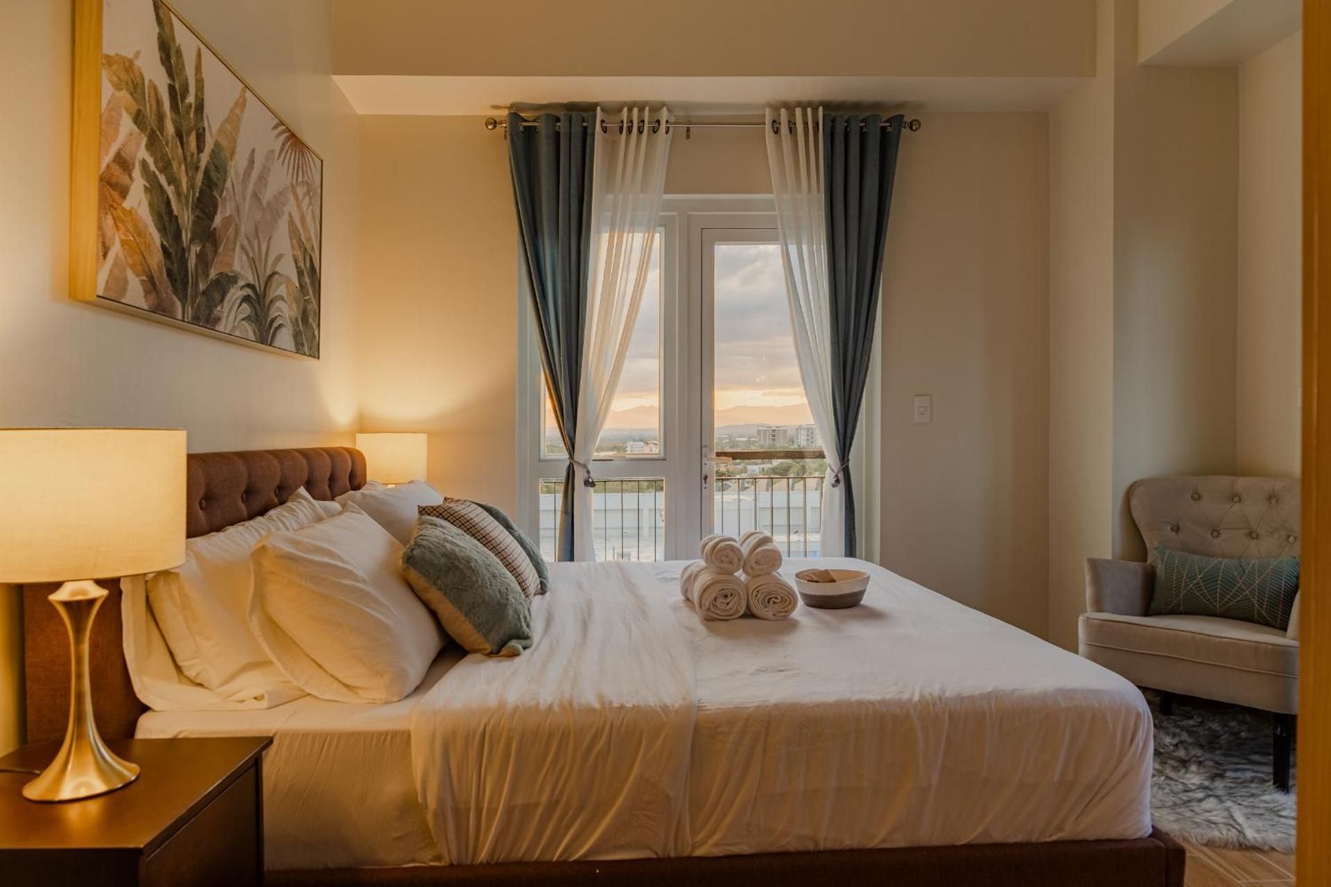 Two-Bedroom Deluxe Apartment with Balcony