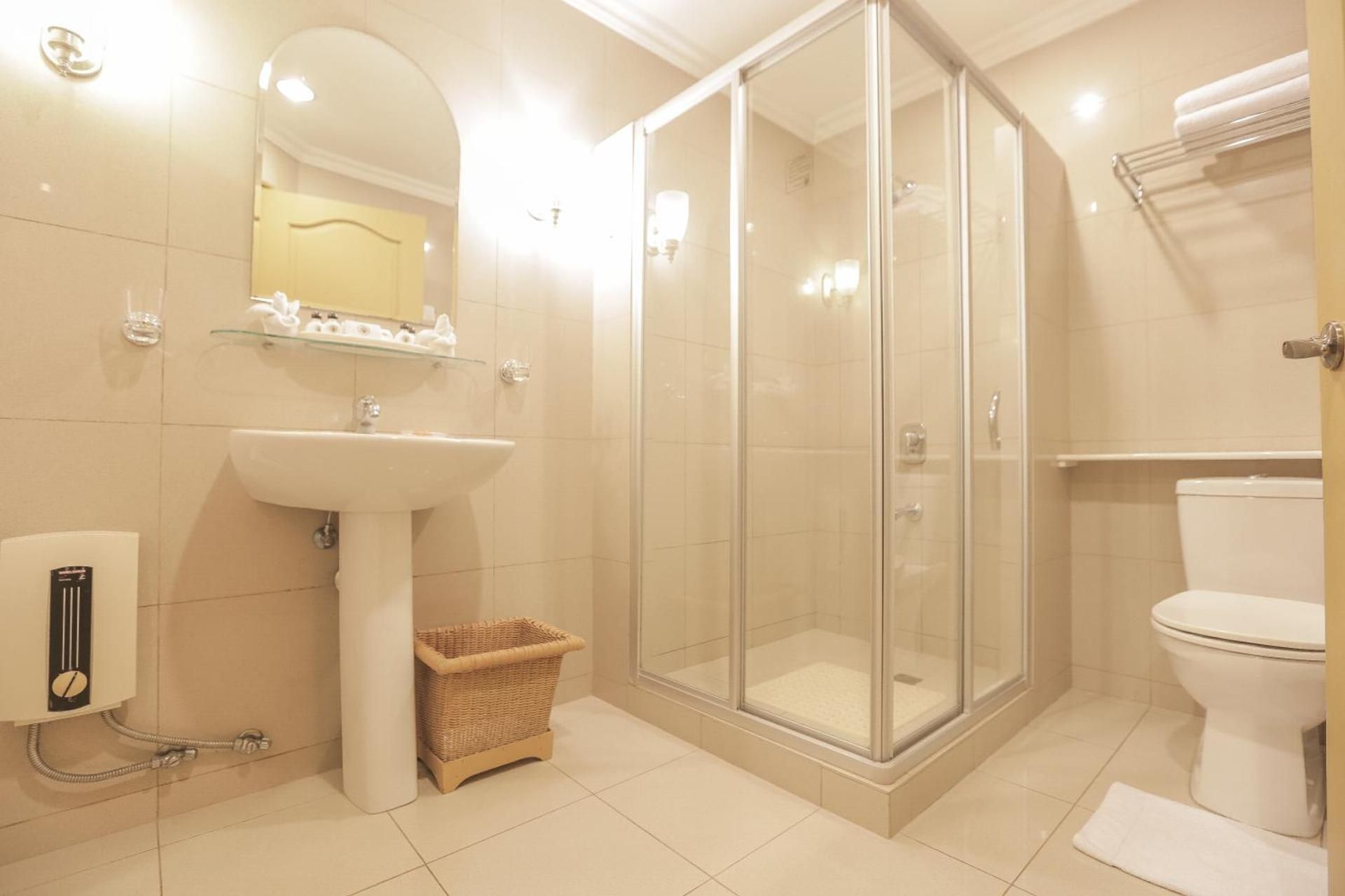 The Grand Dame Hotel Suite 2