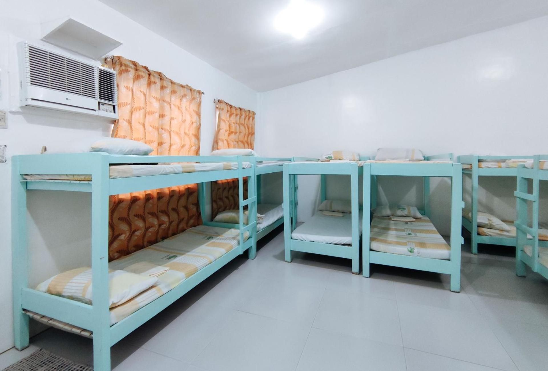 8-Bed Mixed Dormitory Room