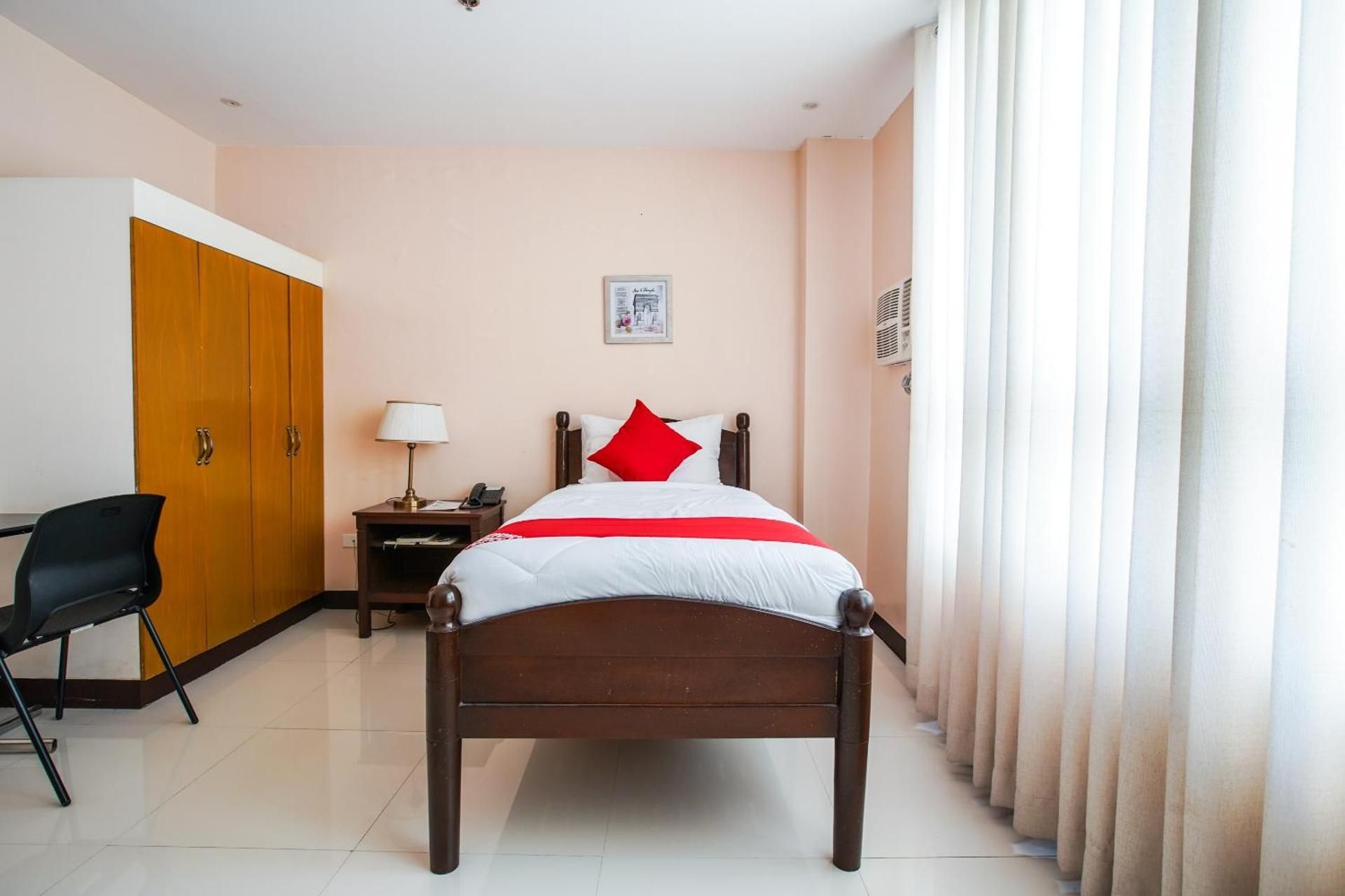 Deluxe Single Room