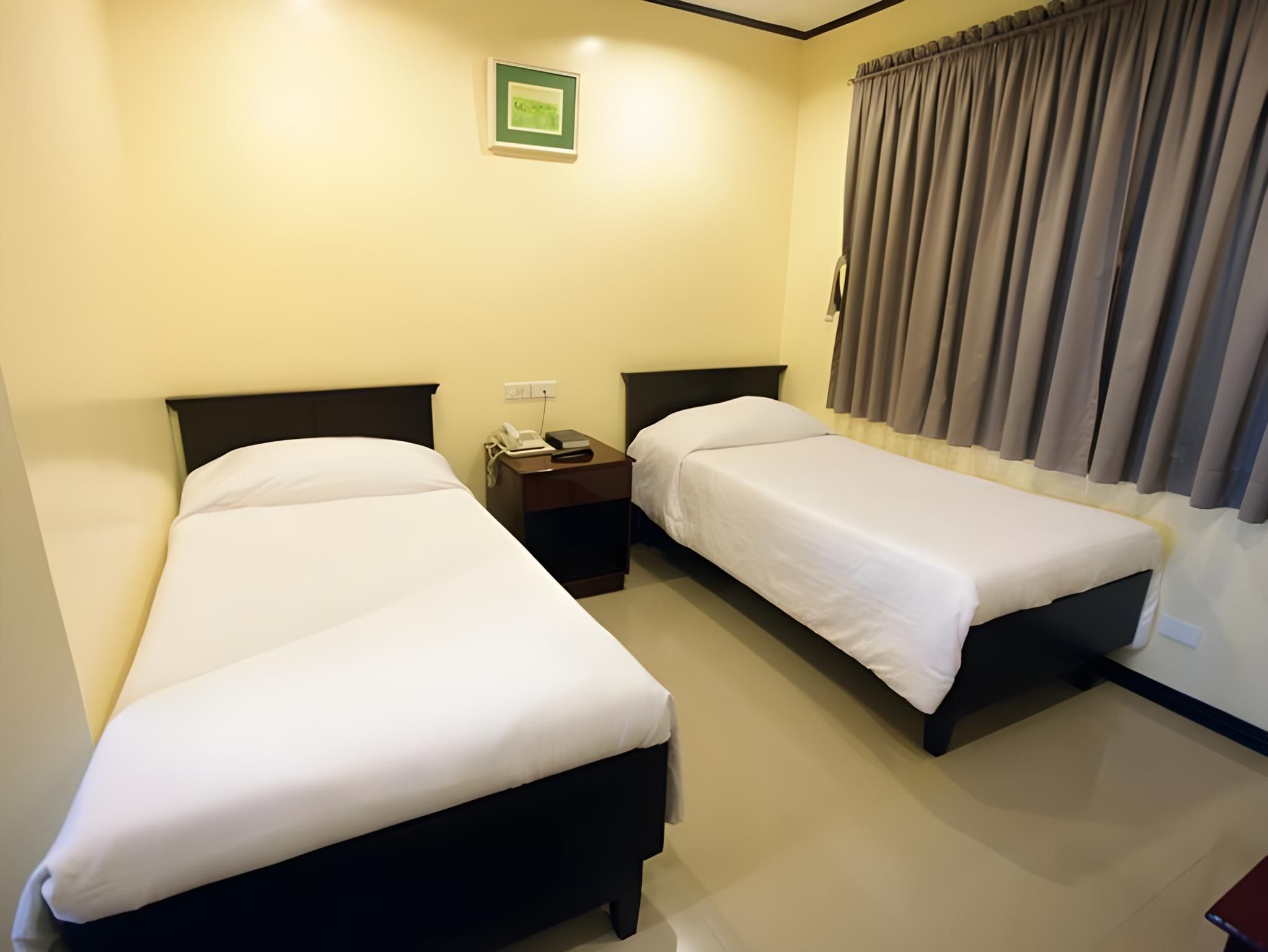 Deluxe (Twin beds)
