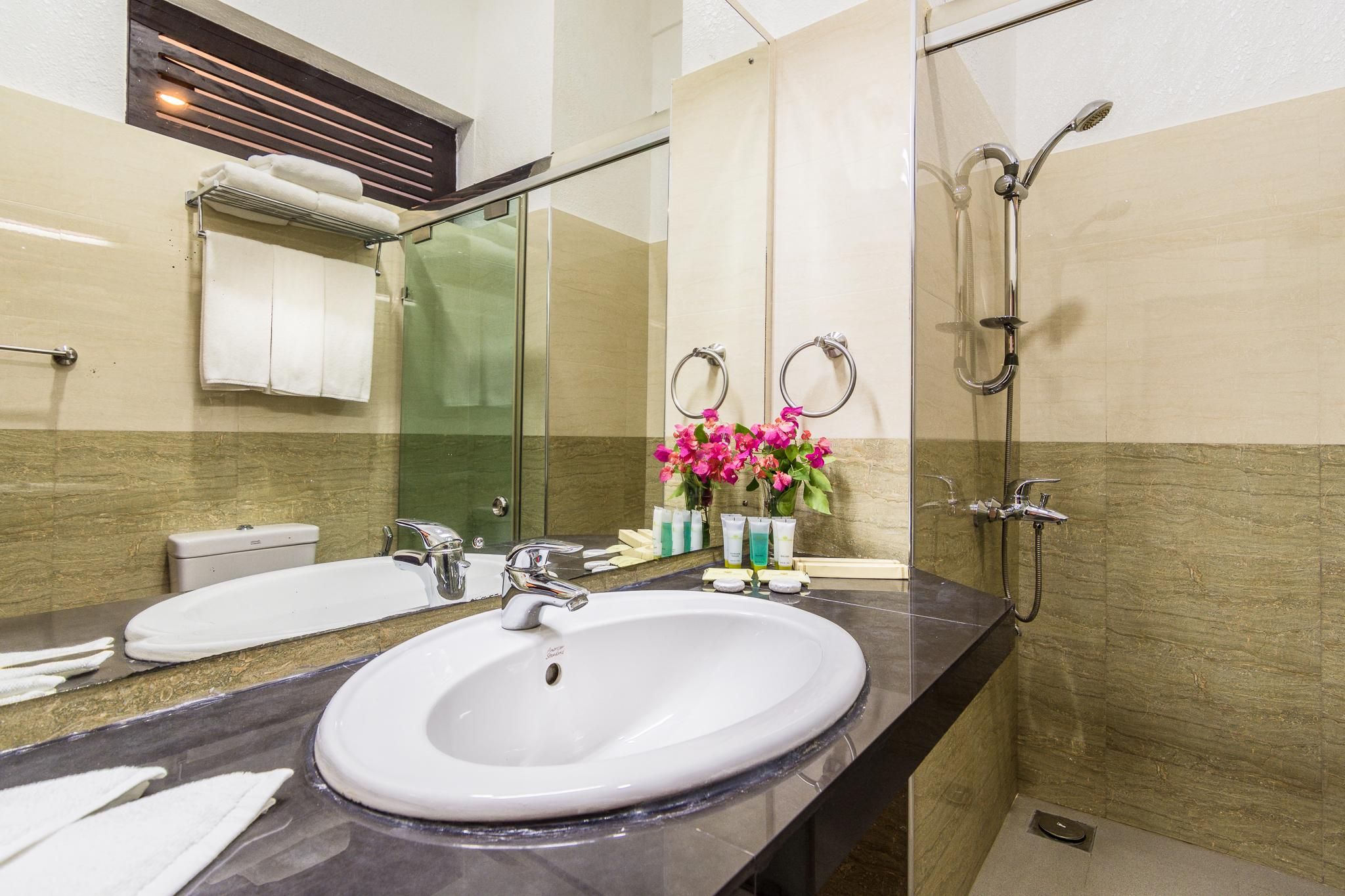 Deluxe Twin Room with Balcony