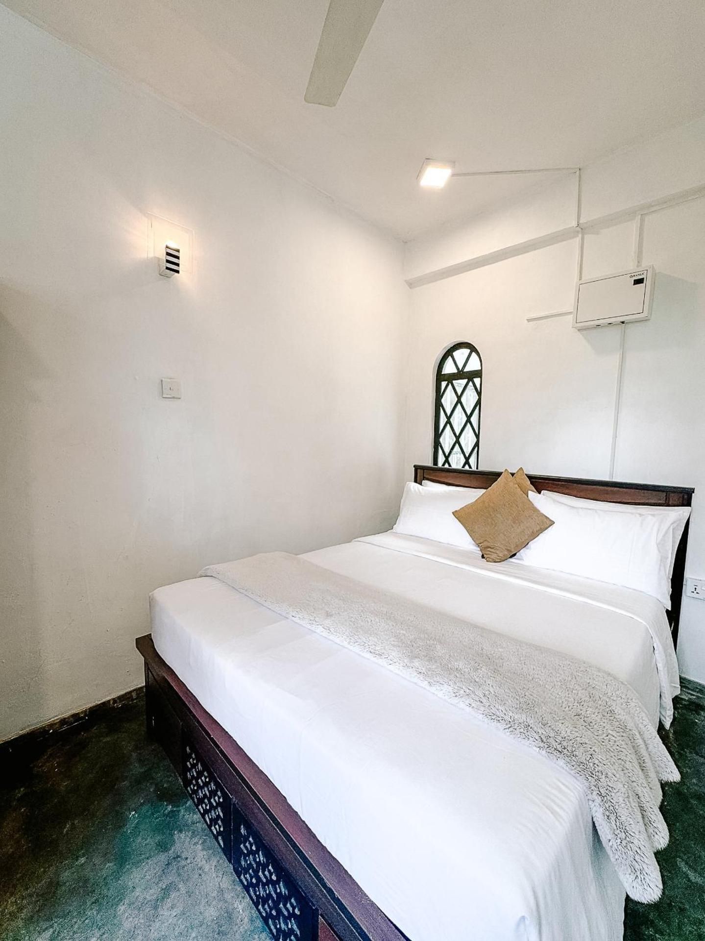 Eden villa colombo Double Room