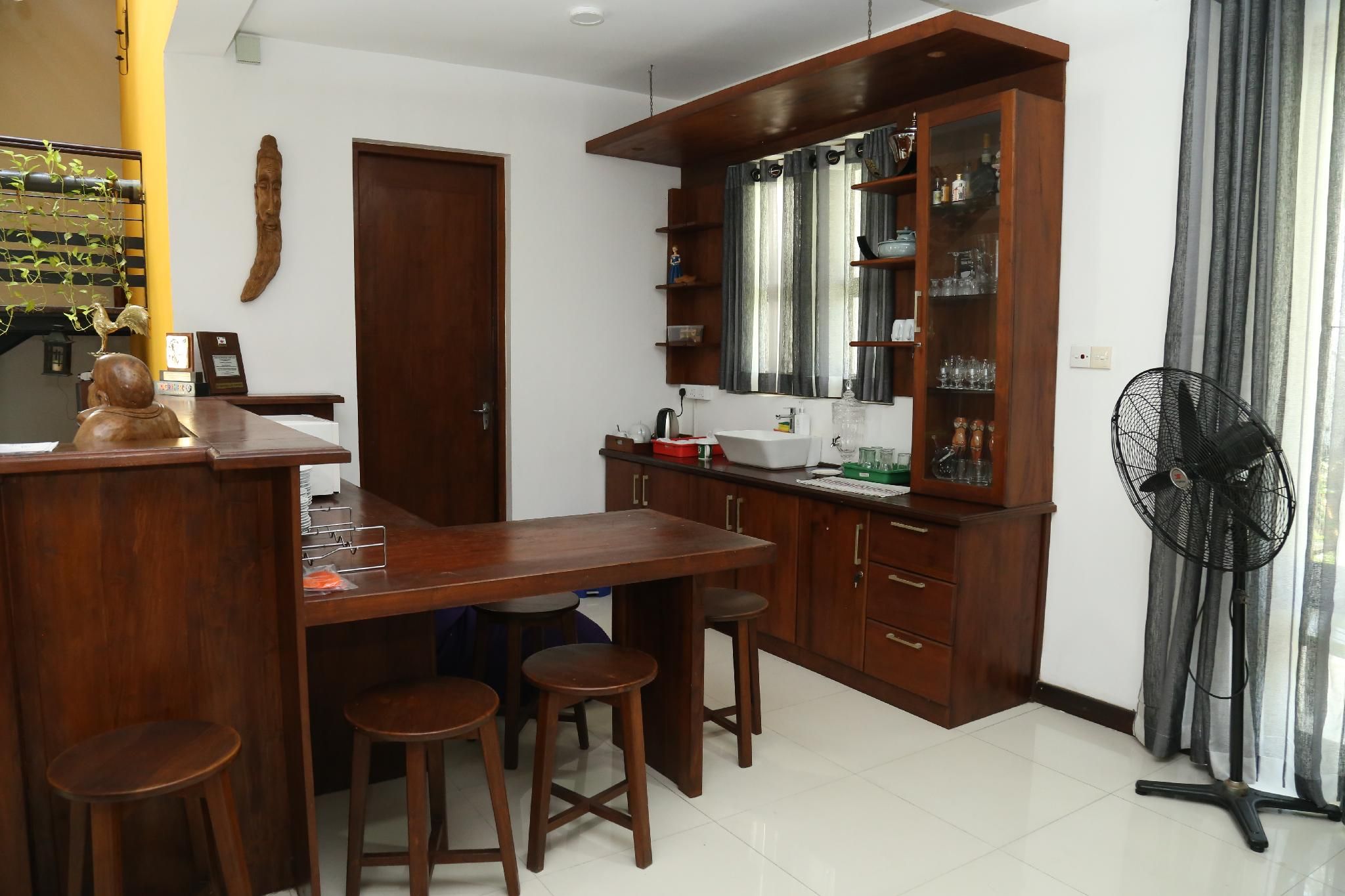 Jays Guest Diyatha Waterfront Double Room Garden View 3