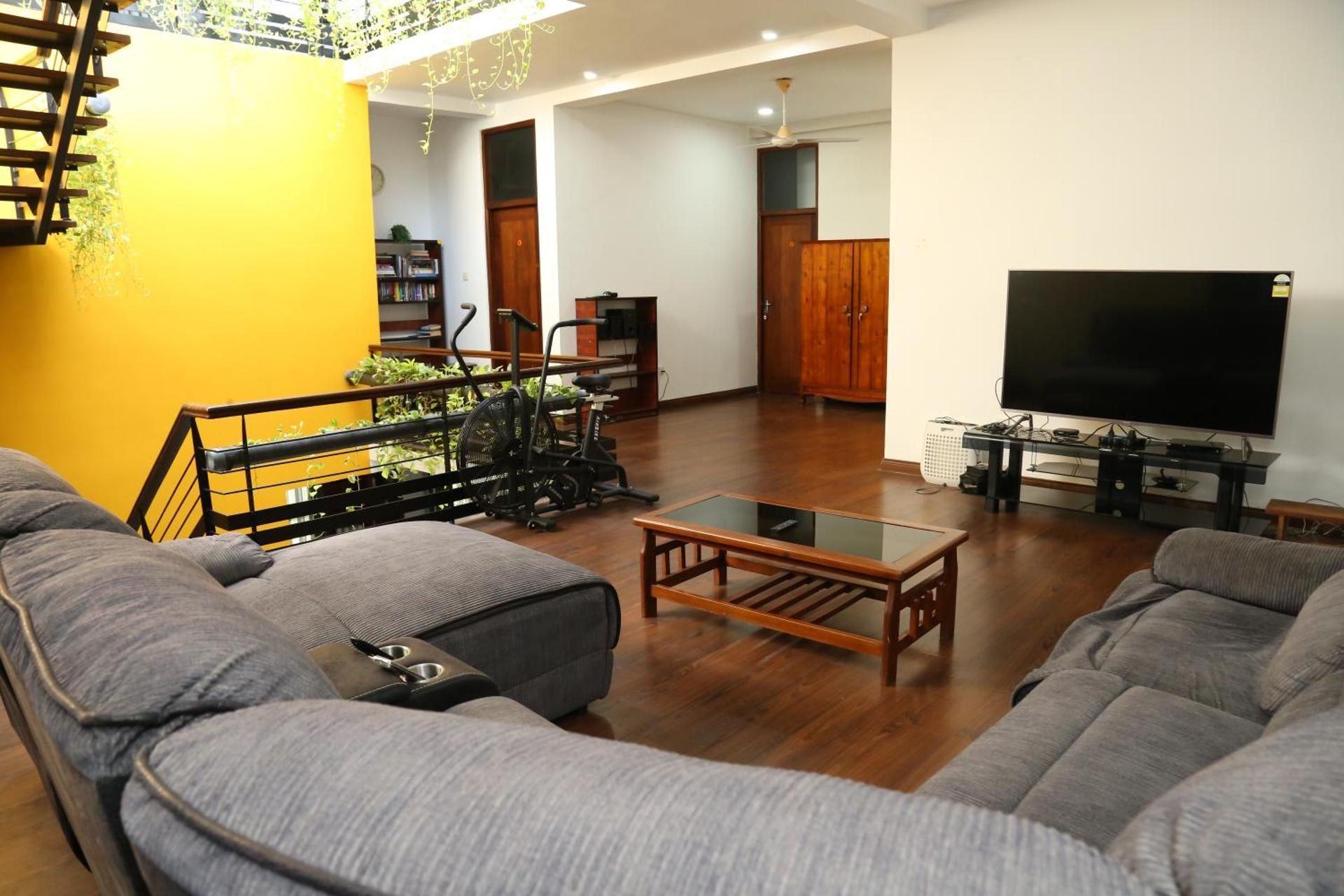 Jays Guest Diyatha Waterfront Double Room Garden View 2