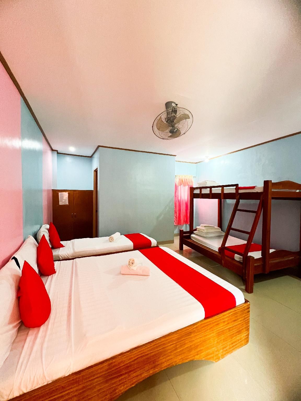 Suite Family Room