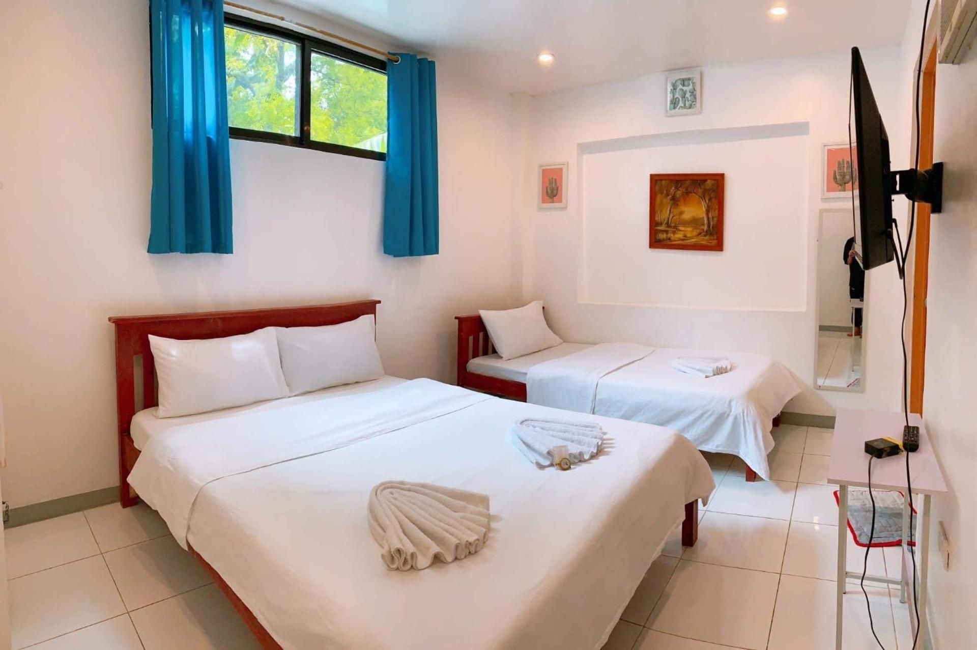 Triple Room with Private Bathroom