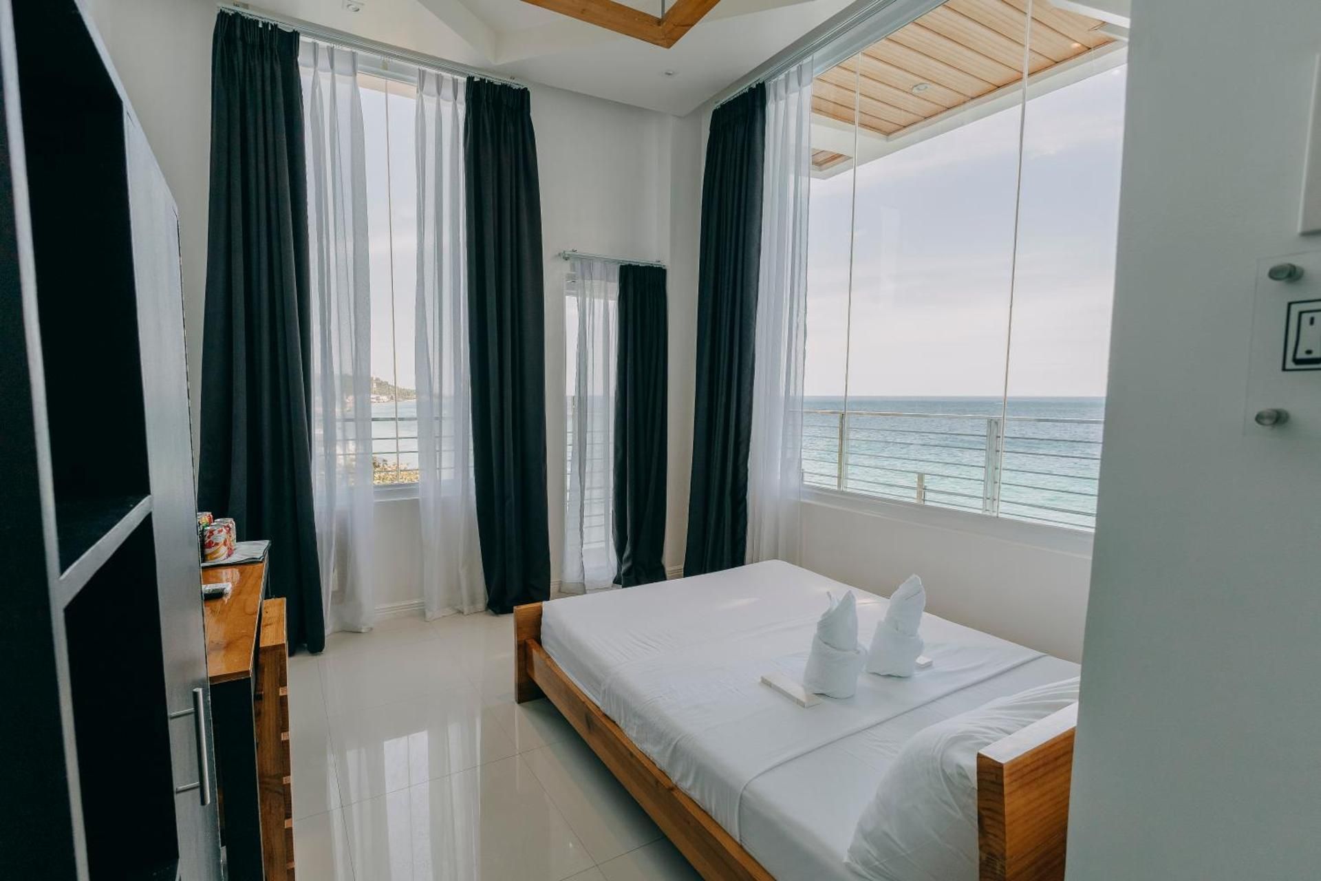 The Marc Vannelli Oslob King - Premium Bayfront 2