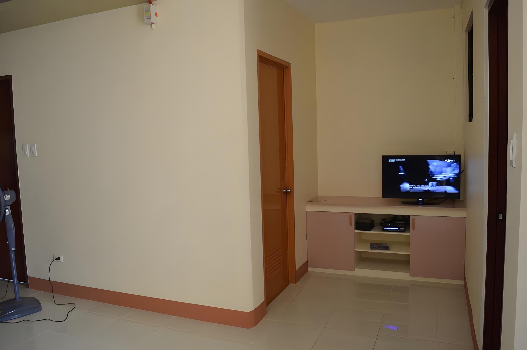 Studio With Kitchenette