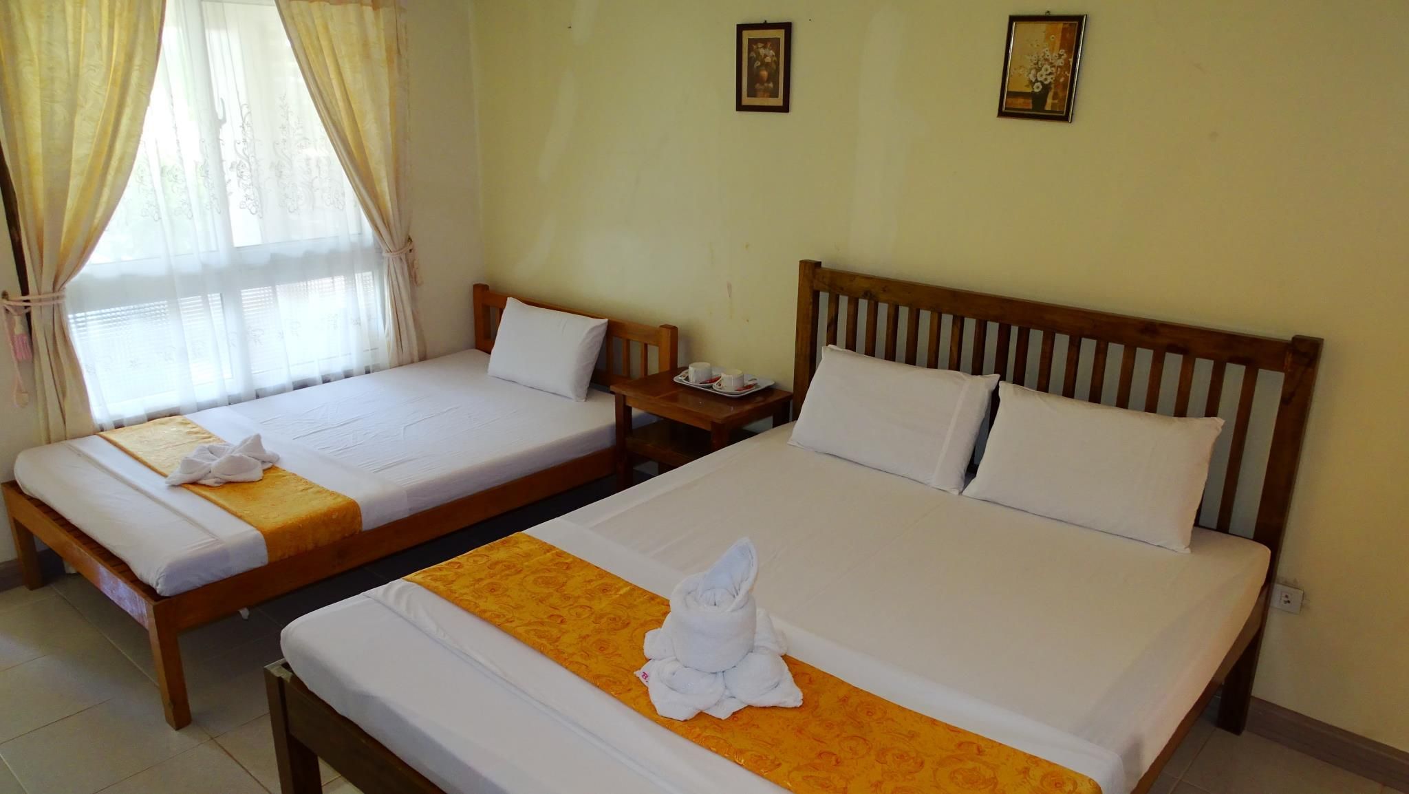 Sunday Flower Hotel Triple - 1 Queen 1 Single 3