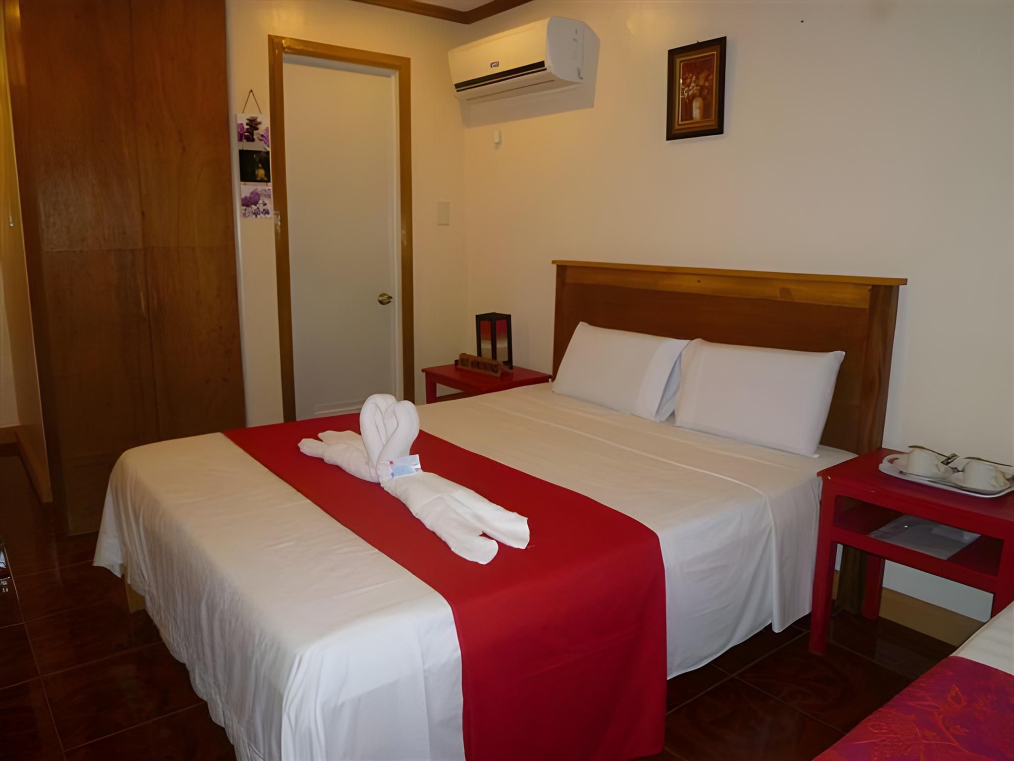 Sunday Flower Hotel Triple - 1 Queen 1 Single 2