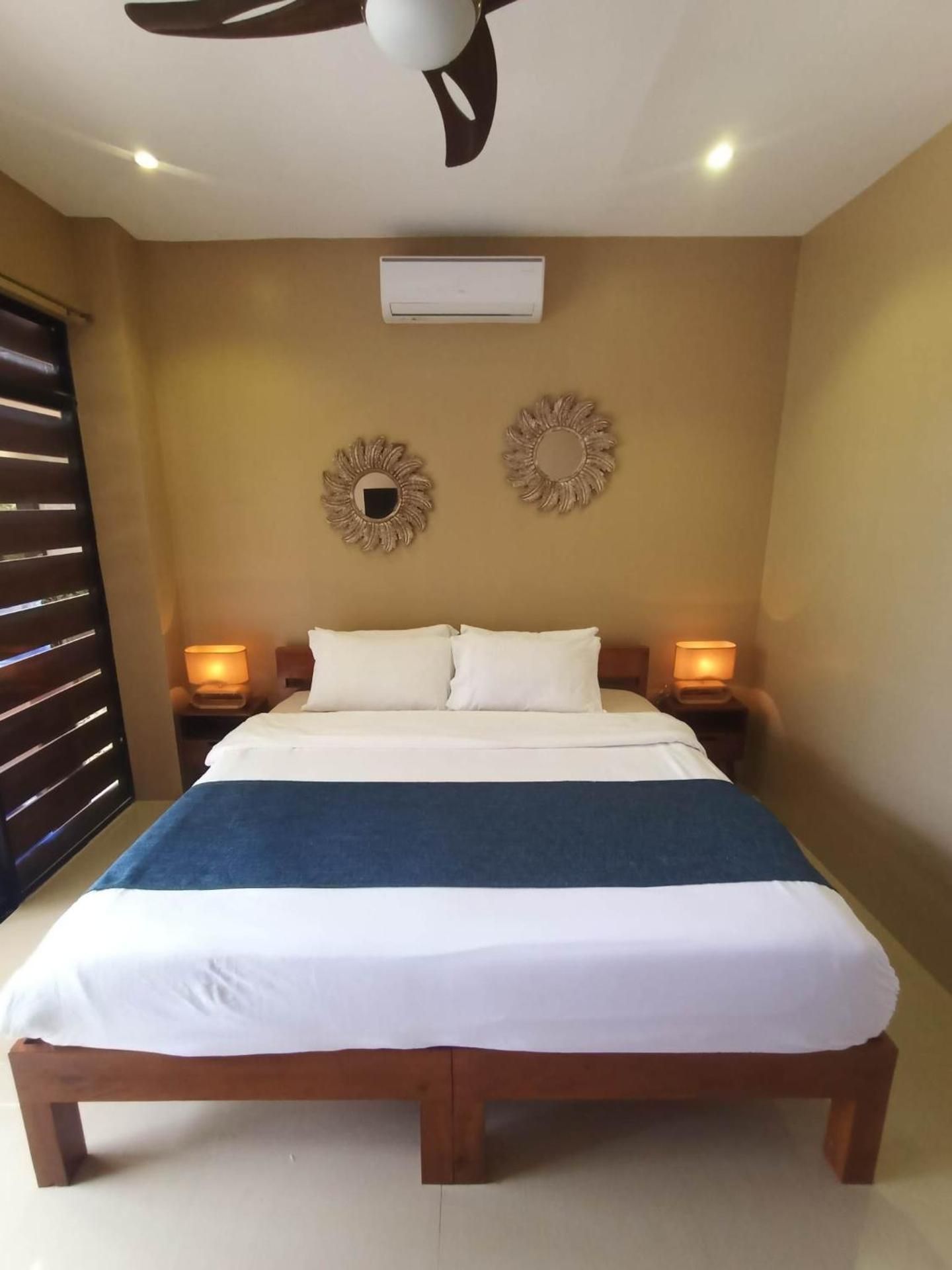 Deluxe King Suite