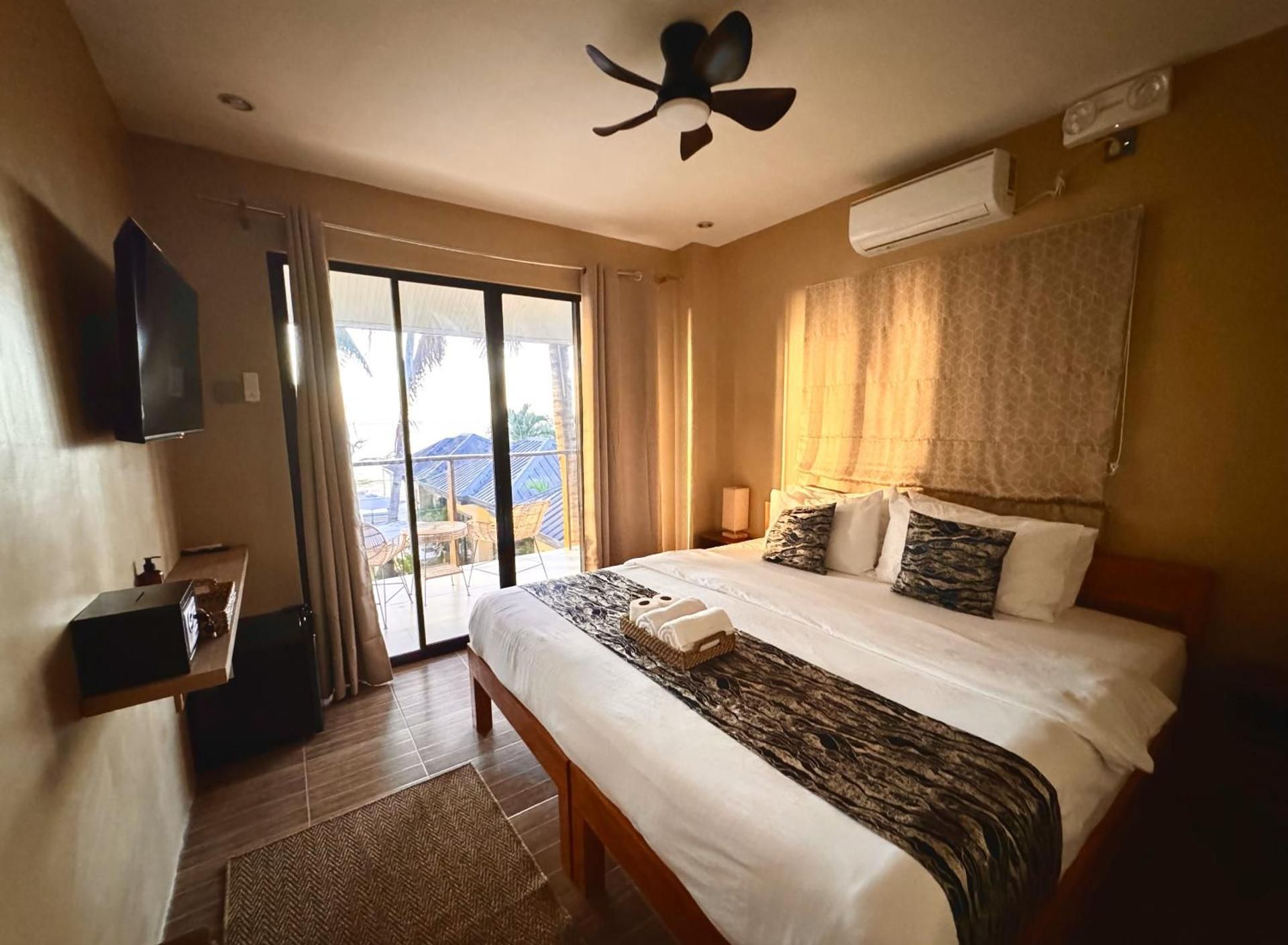Deluxe Suite with Sea View