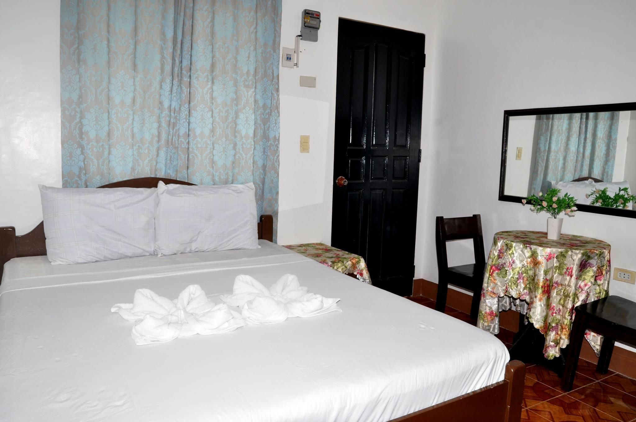 Deluxe Room (2 Adults + 1 Child)