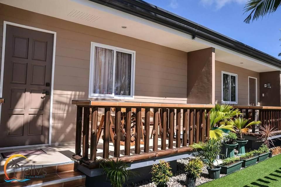 Jelly's Haven Resort