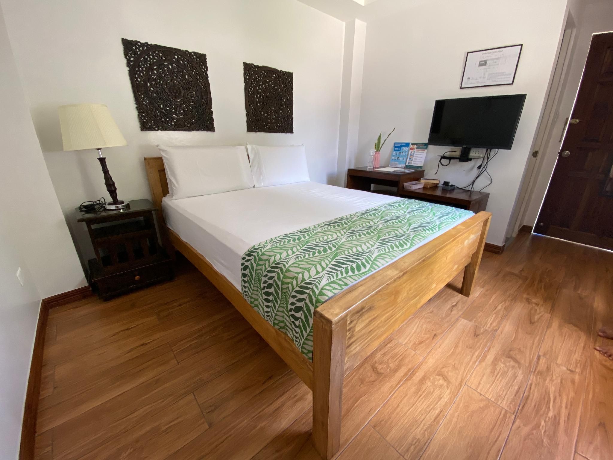 Deluxe Queen Non Smoking, Guest room, 1 Queen