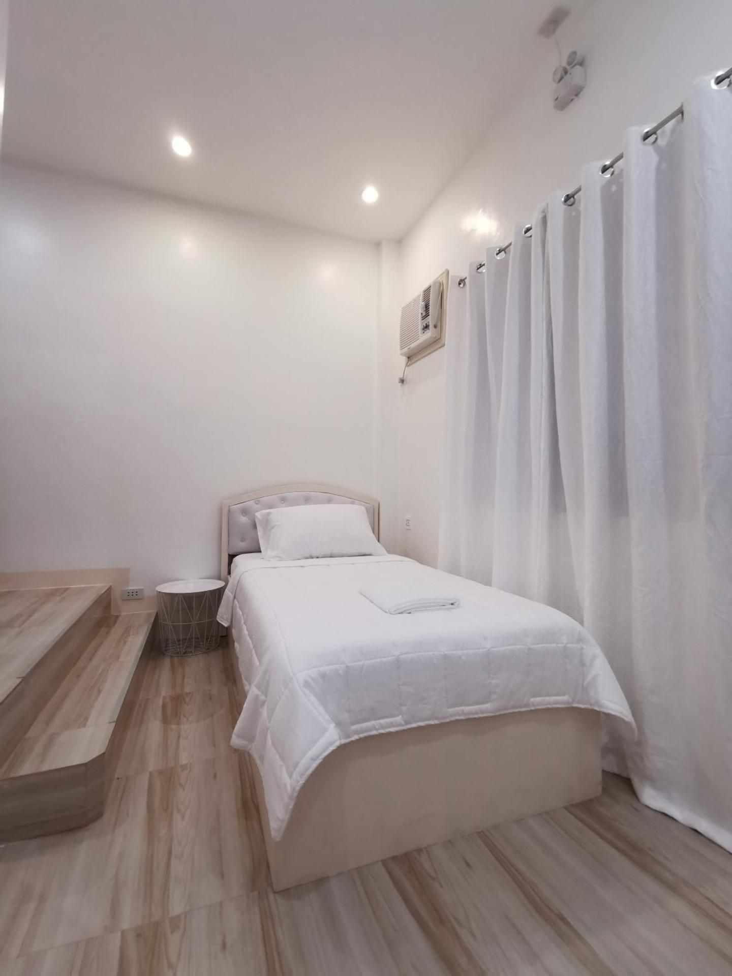 Single Room With Private Bathroom