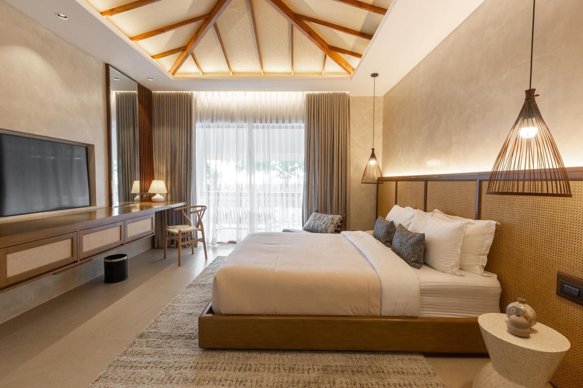SOLIS SUITE