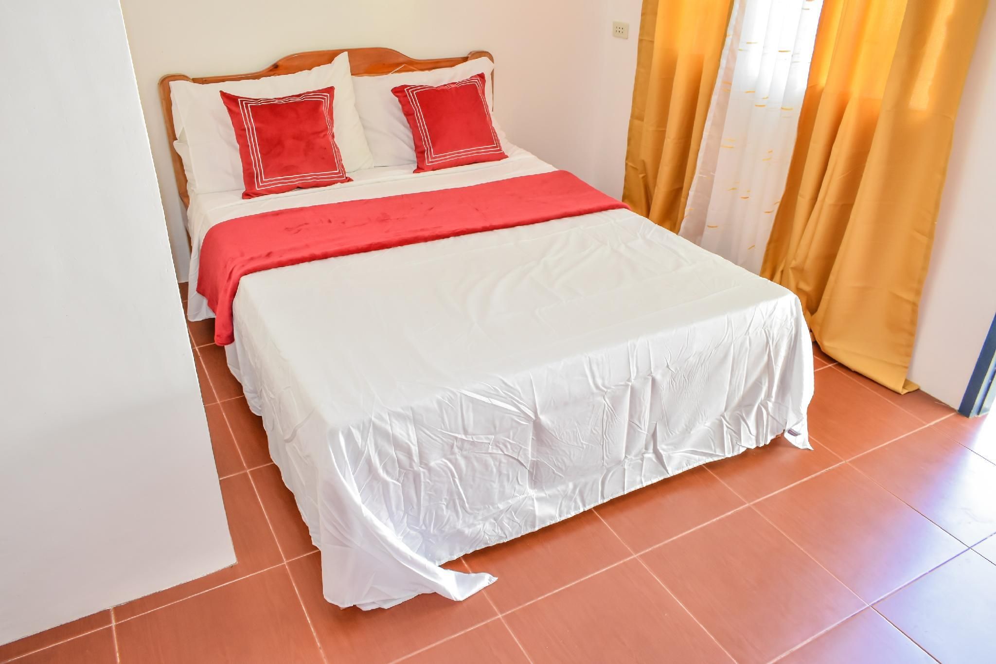 RedDoorz Room