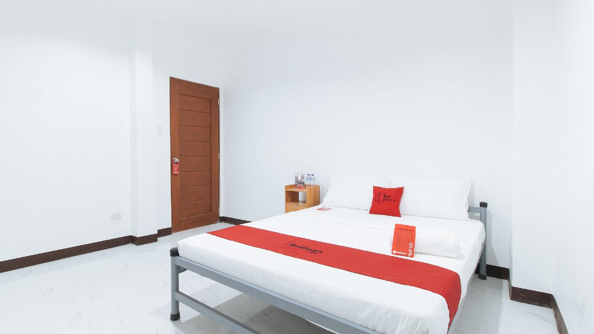 6-Bed Mixed Dormitory Room