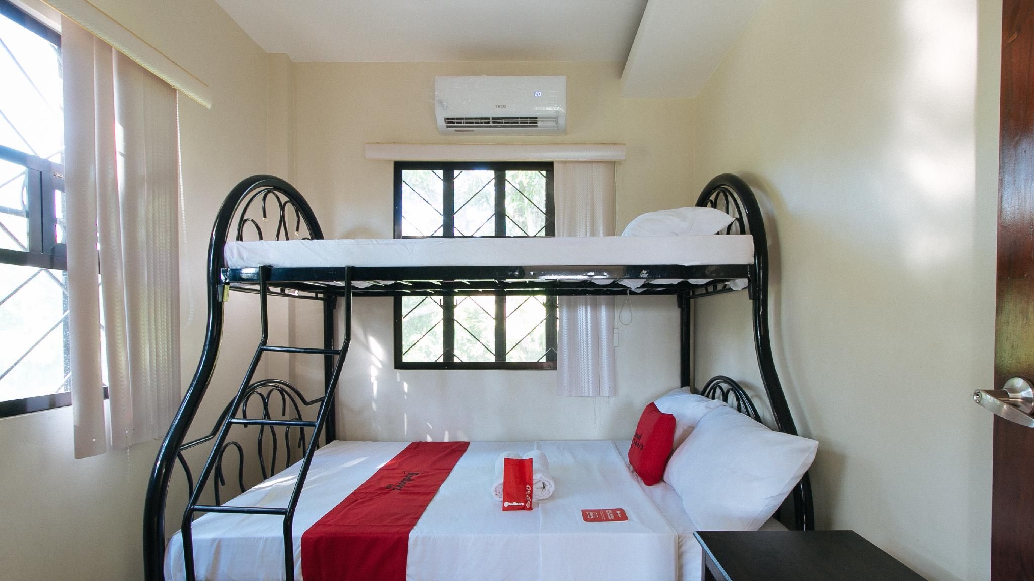 4-Bed Mixed Dormitory Room
