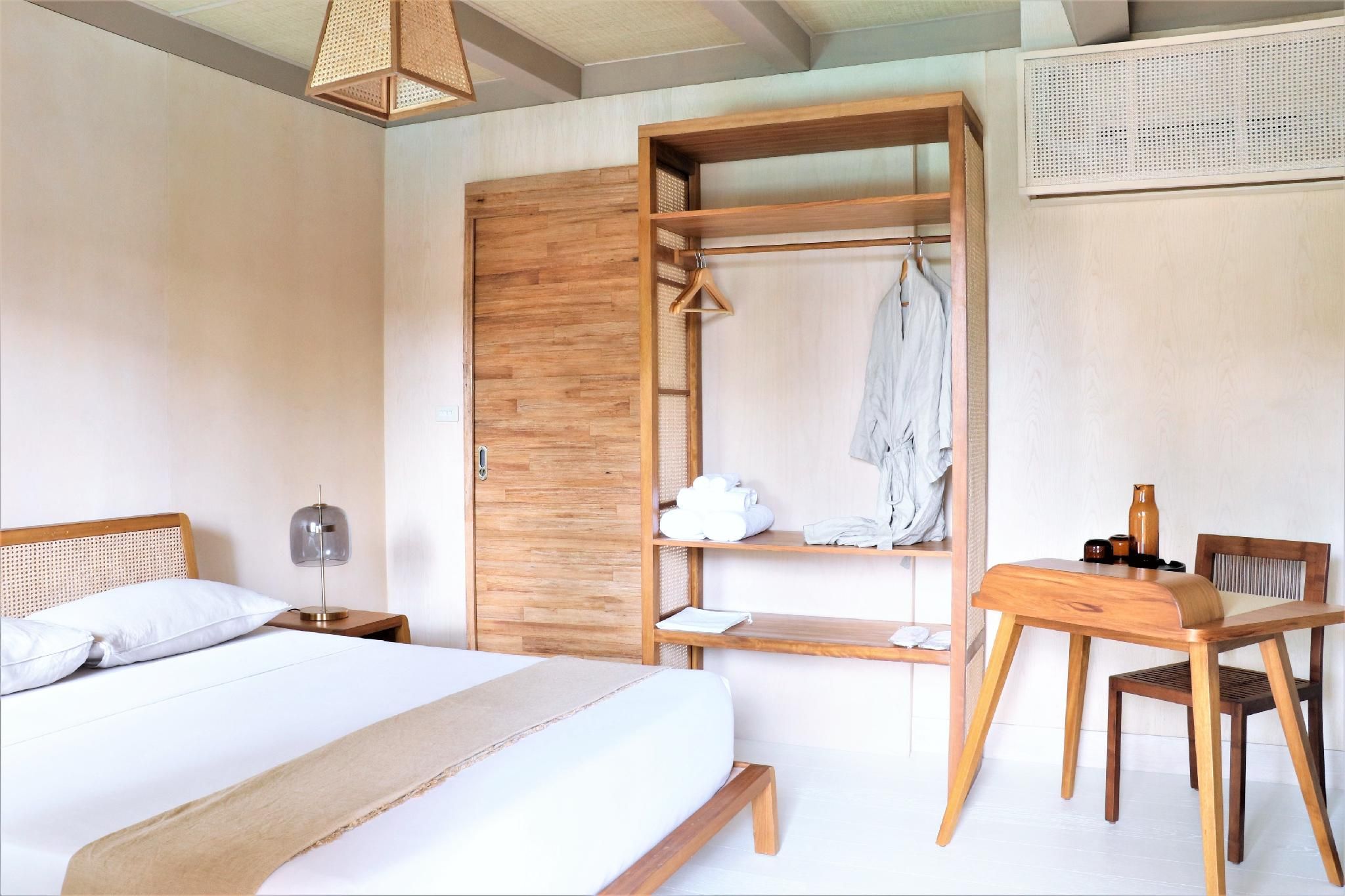 Deluxe Premium Queen Room