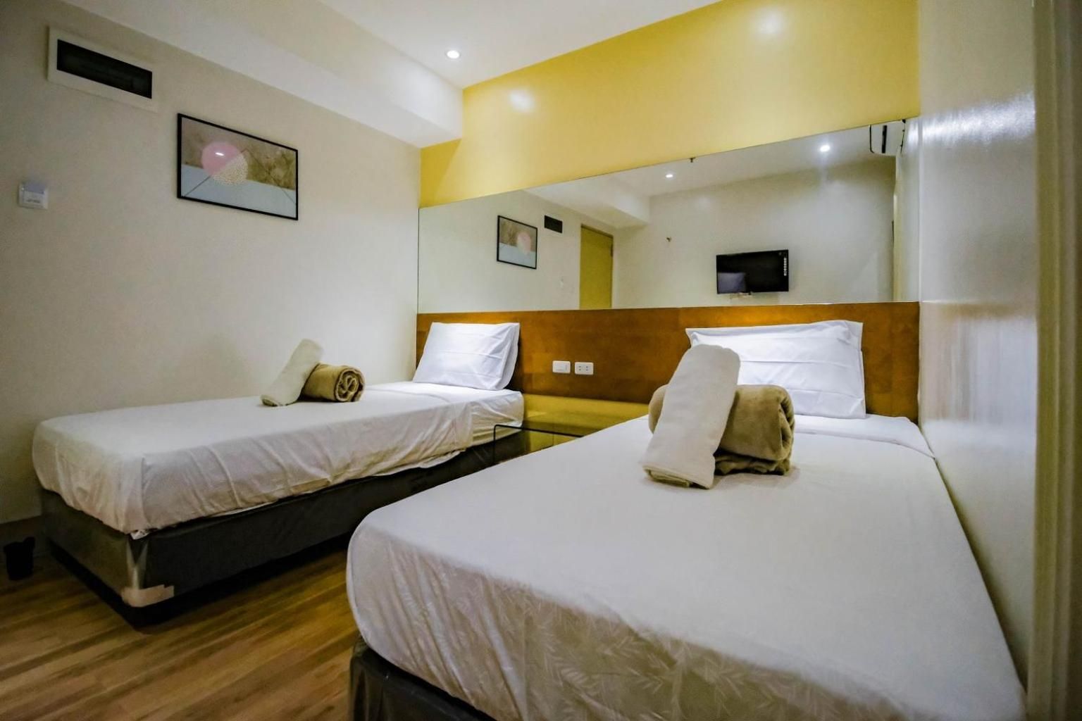 Almond Suites By Hiverooms Twin Room 2