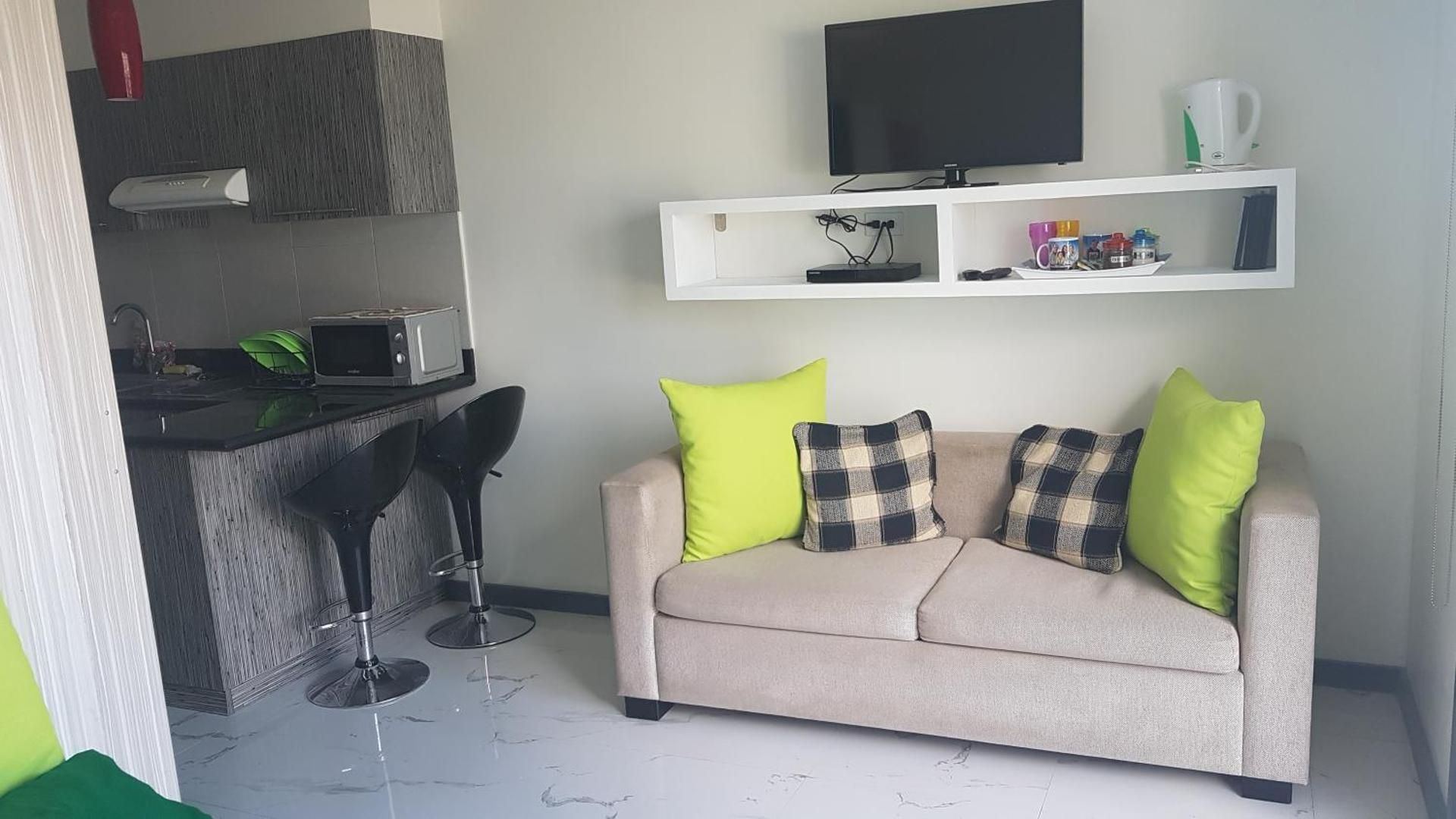 King Studio with Sofa Bed
